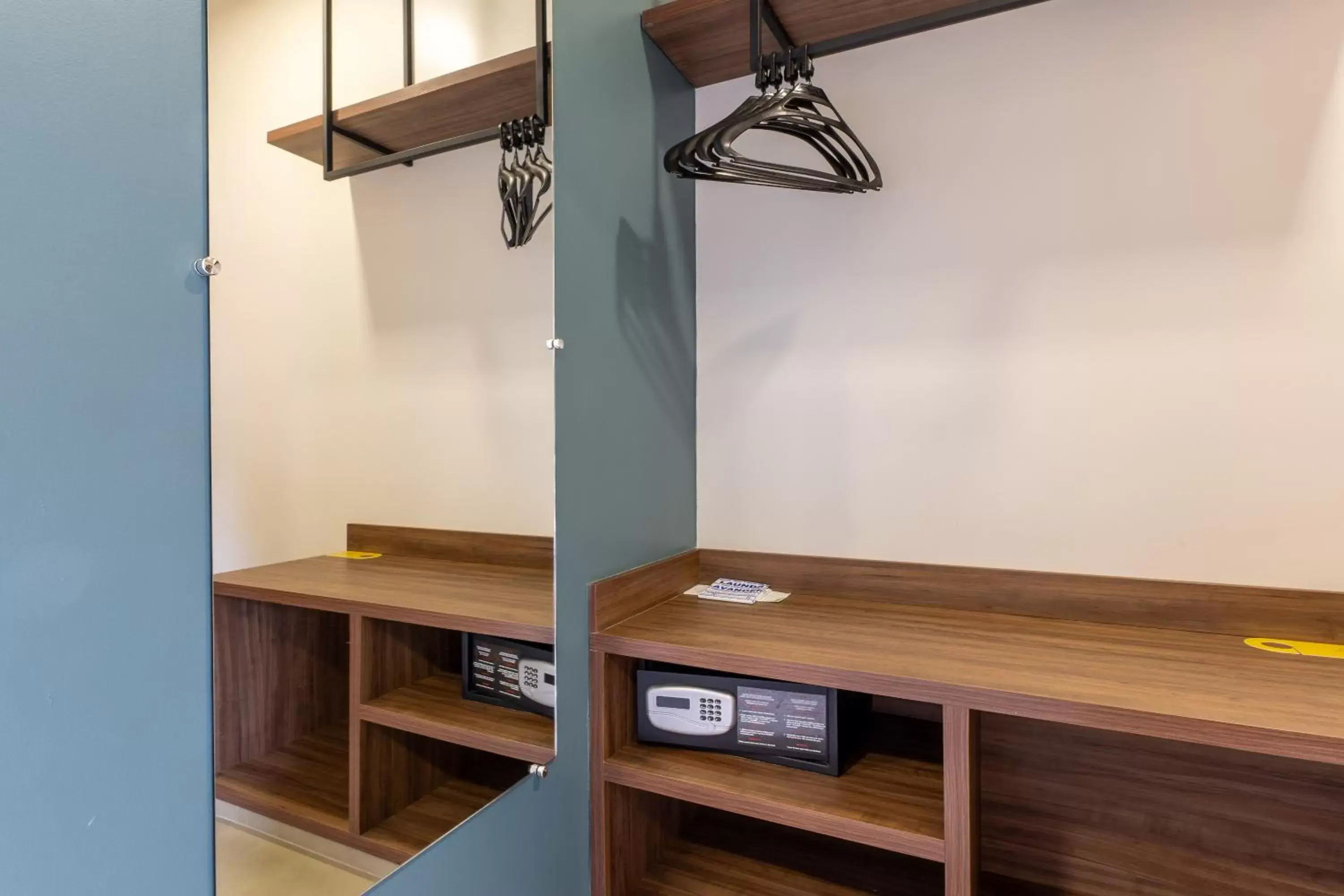 Bedroom, TV/Entertainment Center in Ucayali Hotel