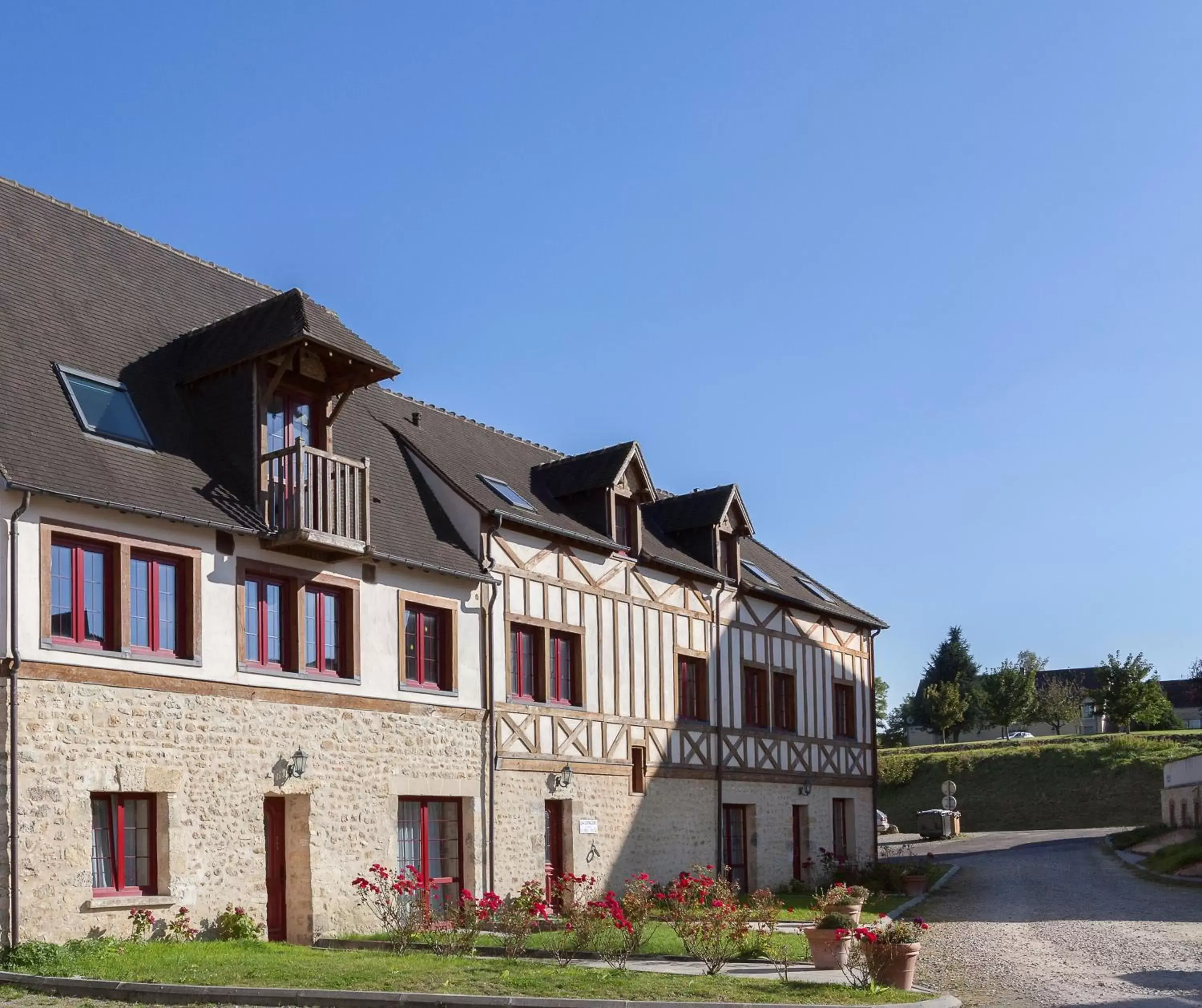 Facade/entrance, Property Building in Hôtel Résidence Normandy Country Club by Popinns