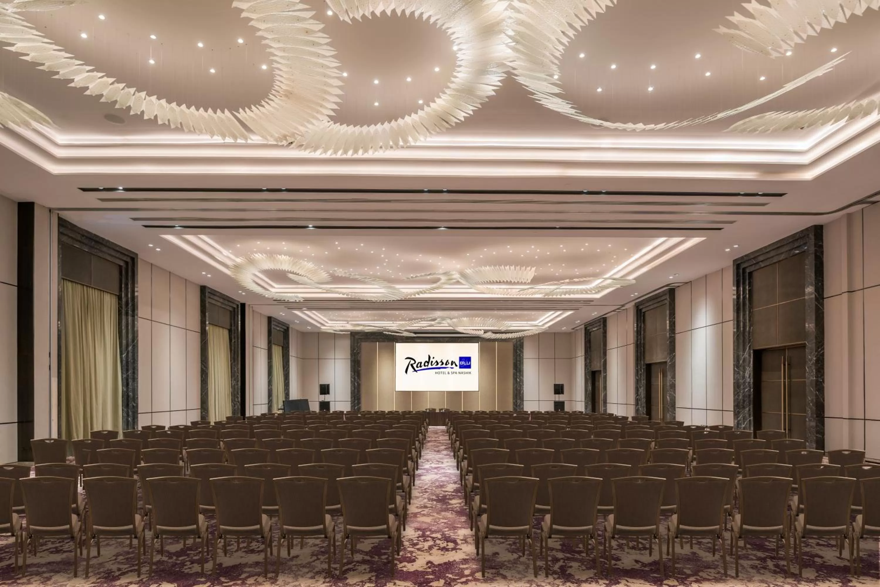 Business facilities in Radisson Blu Hotel & Spa, Nashik