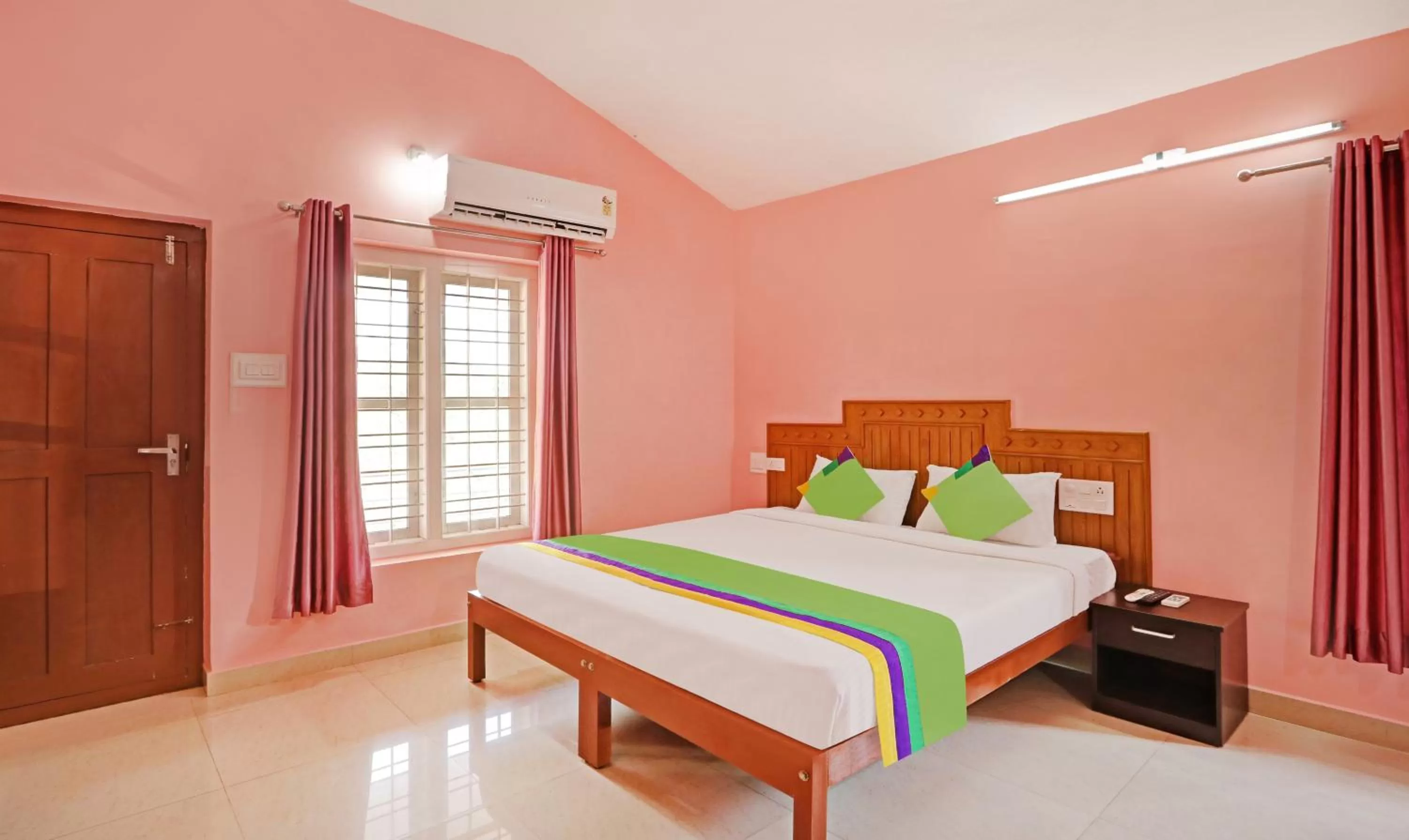 Bed in Treebo Trend Yajna Comforts