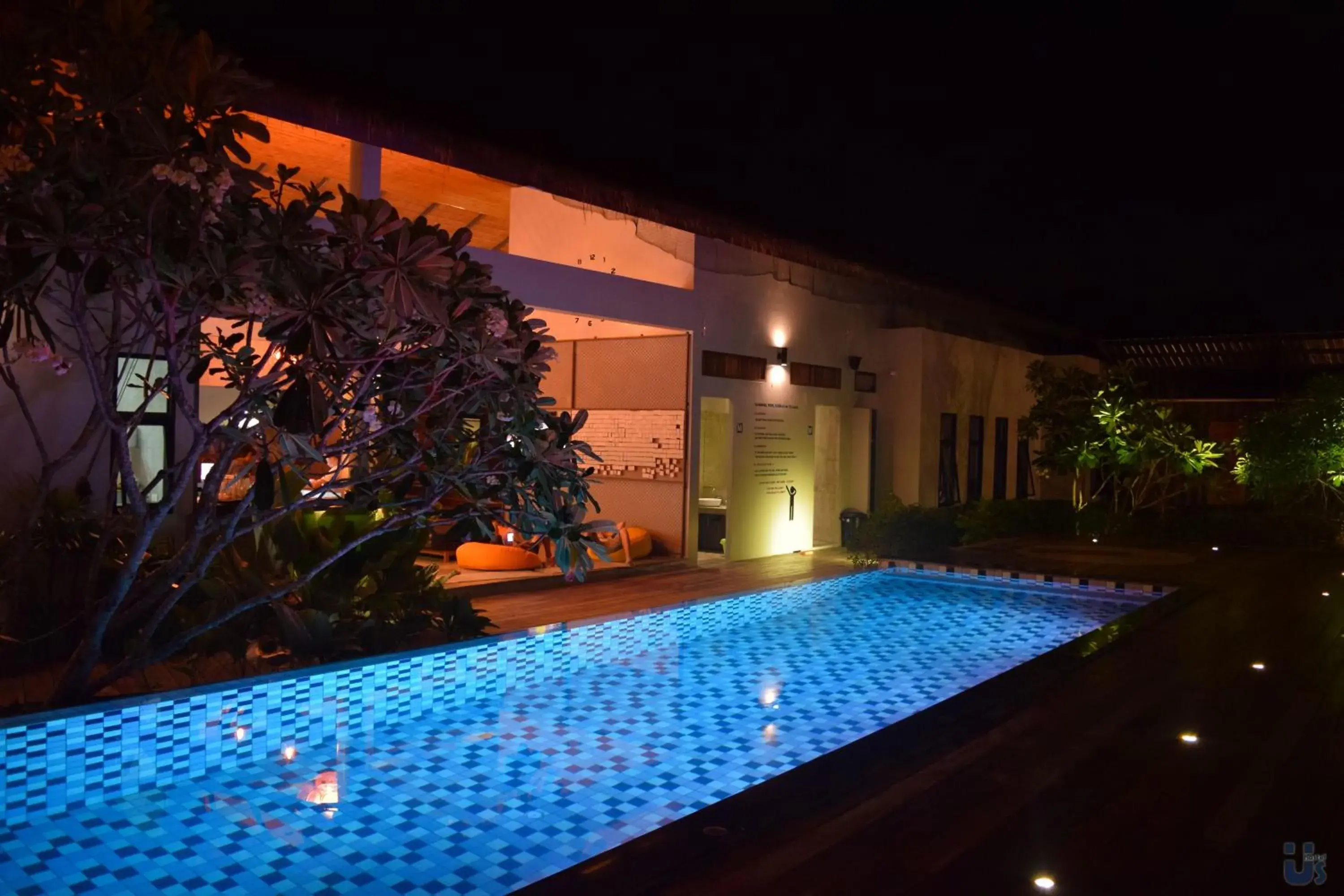Night, Swimming Pool in Us Hostel