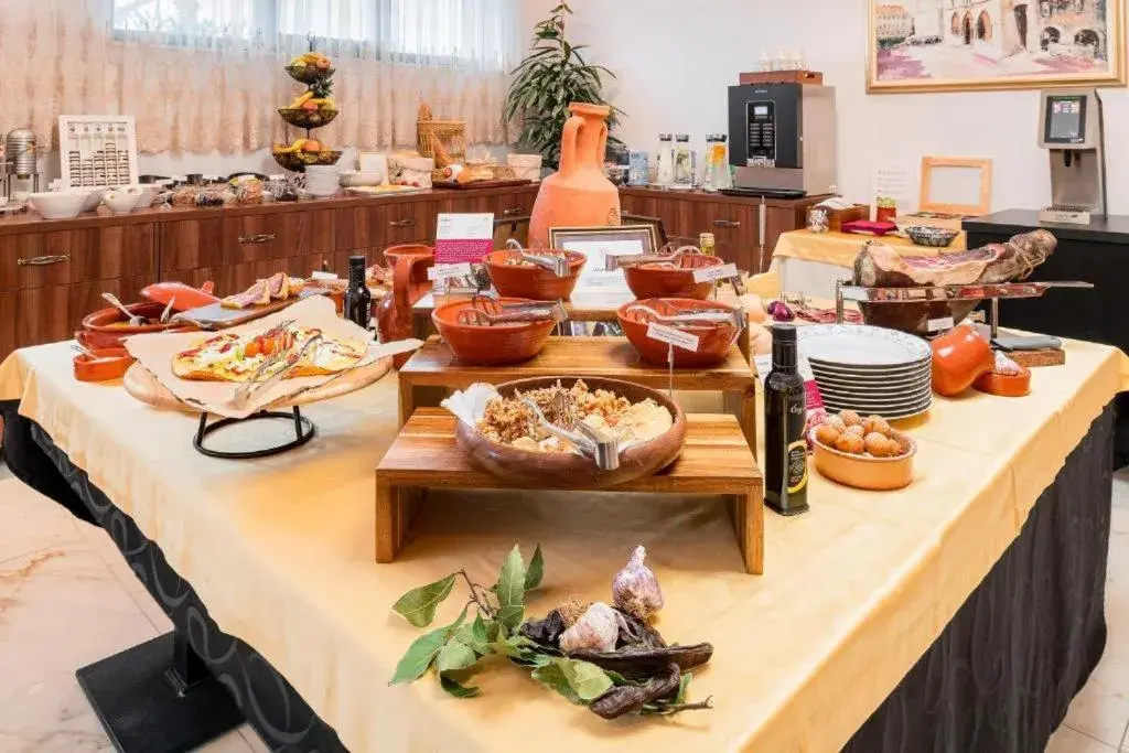 Buffet breakfast, Restaurant/Places to Eat in Hotel Cvita