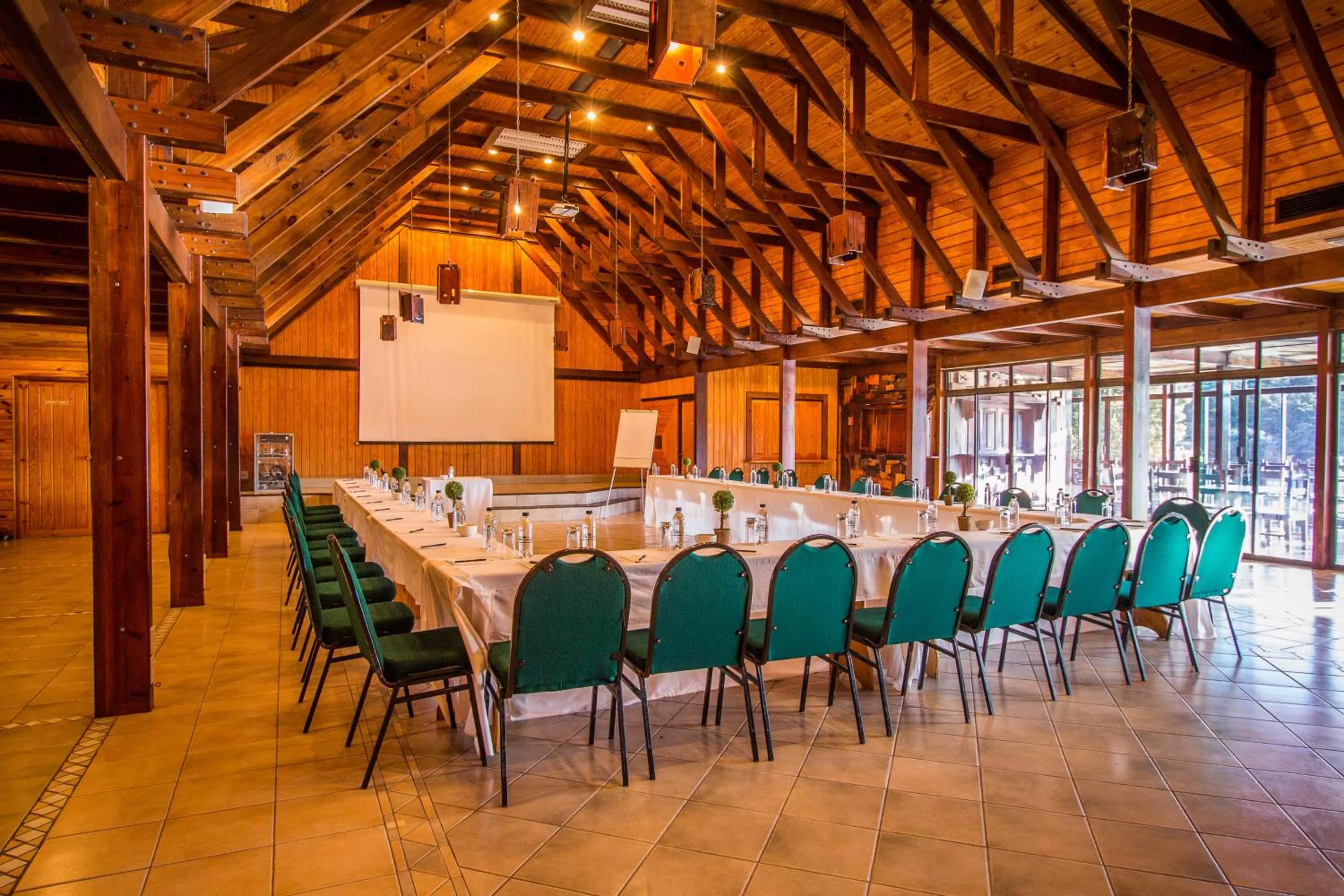 Banquet/Function facilities in Imvubu Lodge