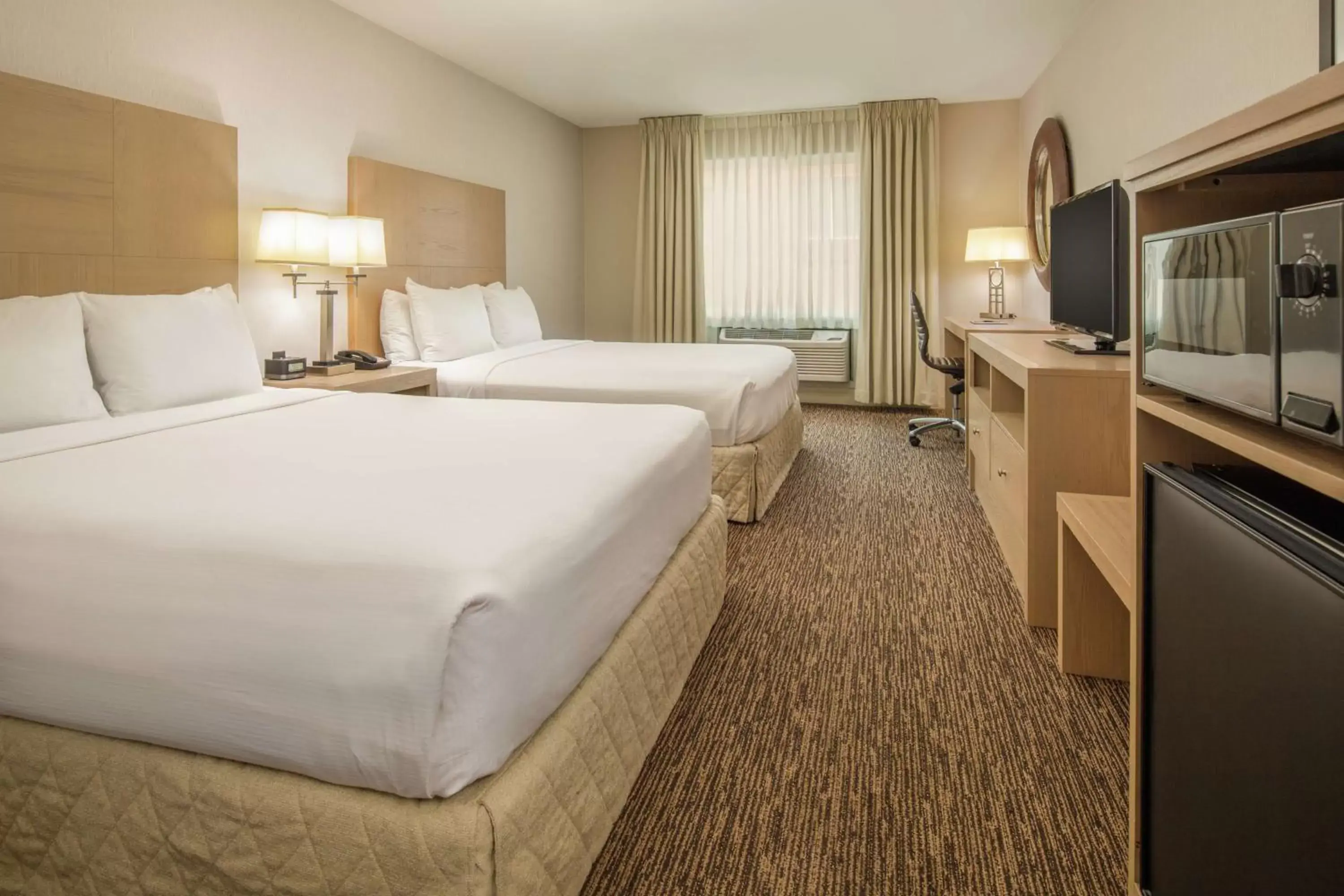 Bedroom, Bed in DoubleTree by Hilton Portland Tigard