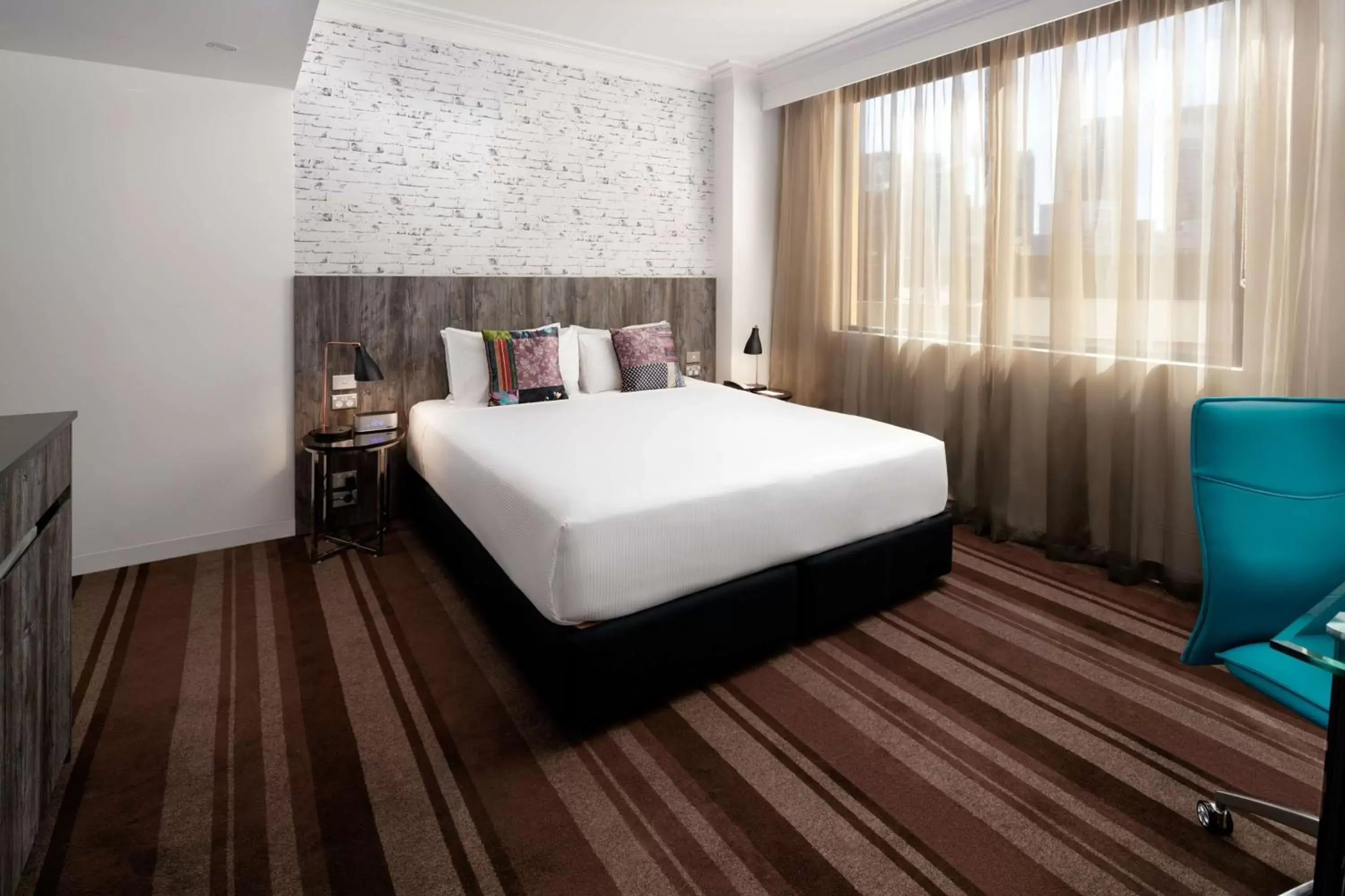 Photo of the whole room, Bed in Rydges Sydney Central