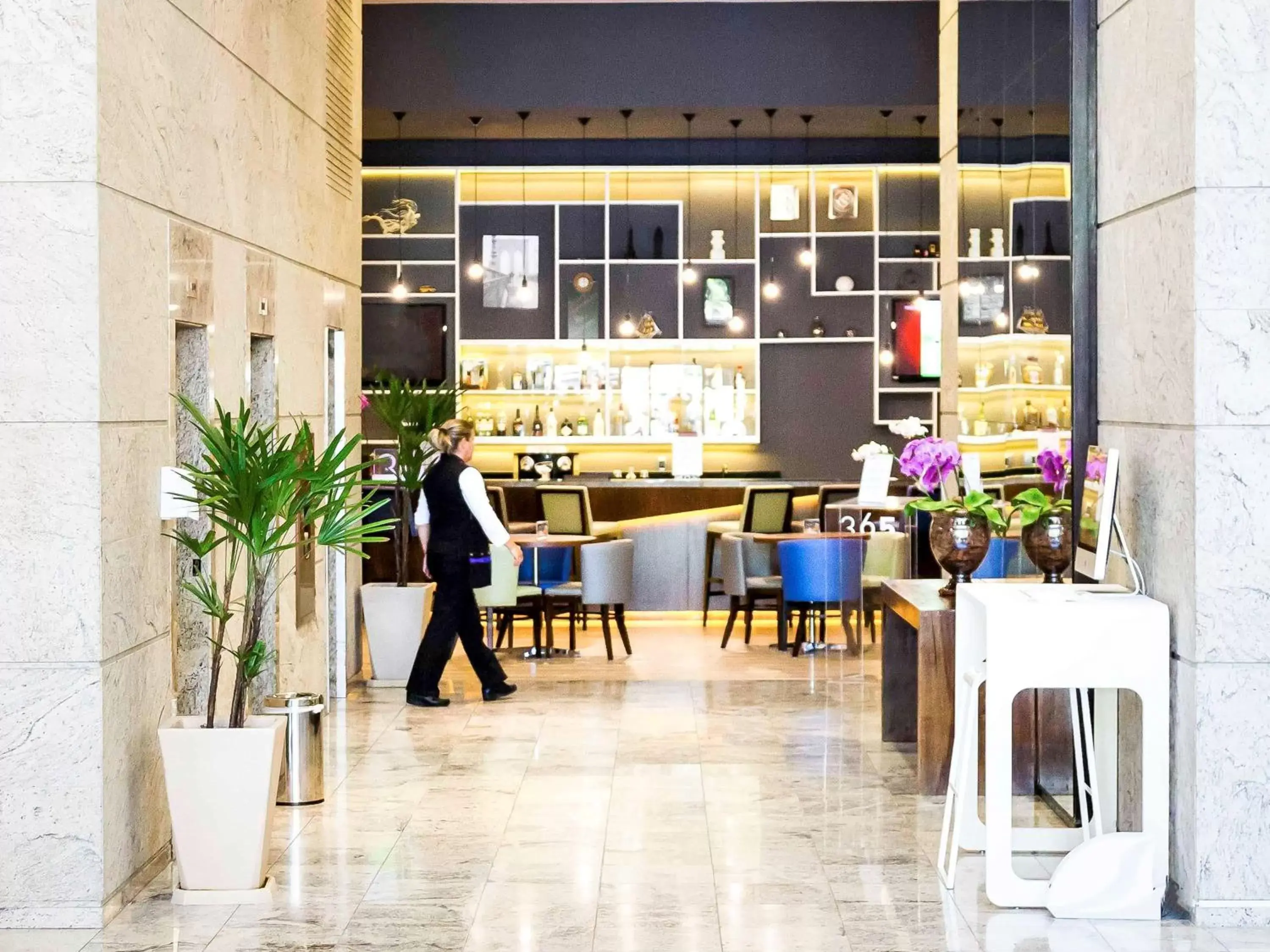 Lounge or bar, Restaurant/Places to Eat in Novotel Porto Alegre Tres Figueiras