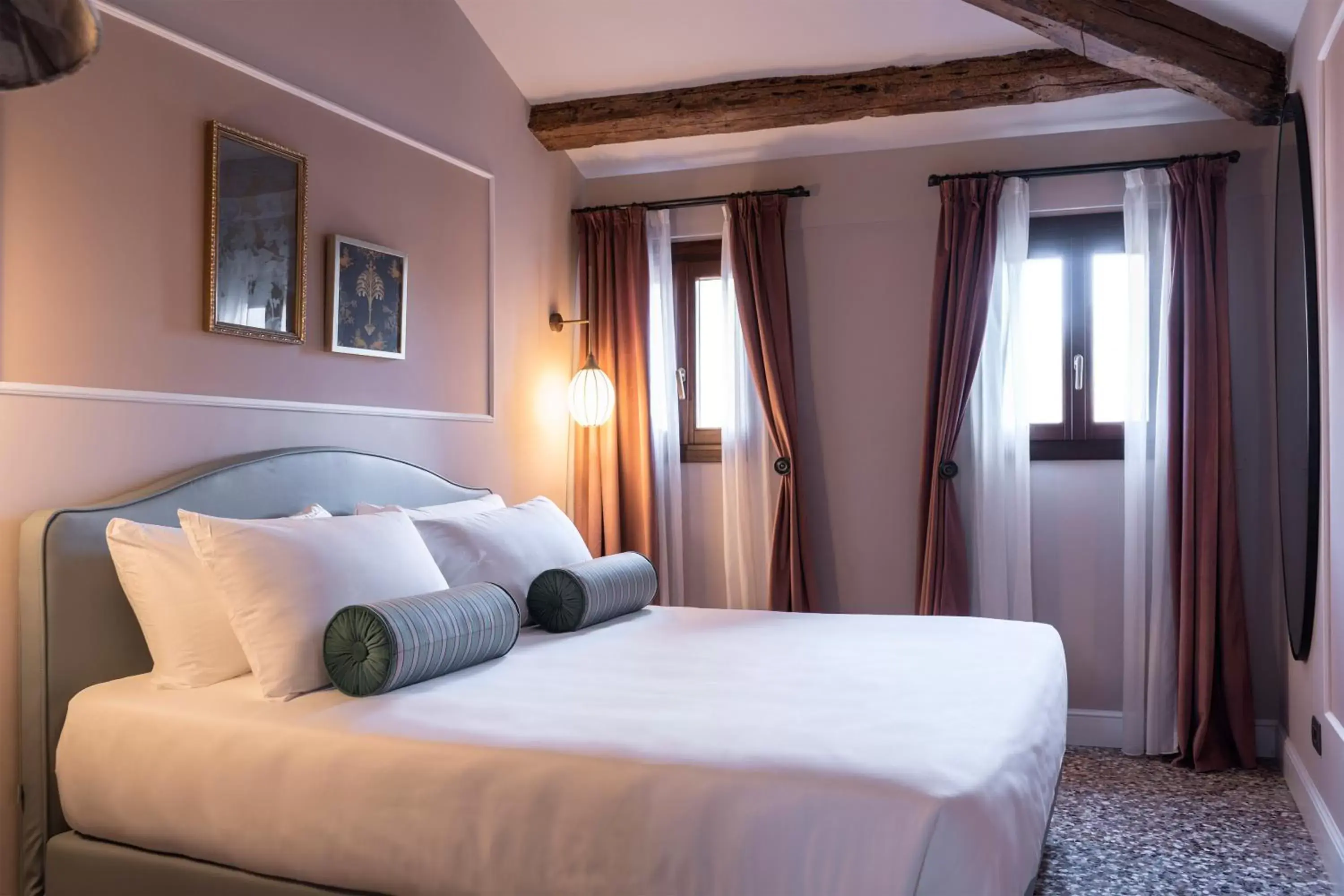 Photo of the whole room, Bed in Be Mate Ponte di Rialto