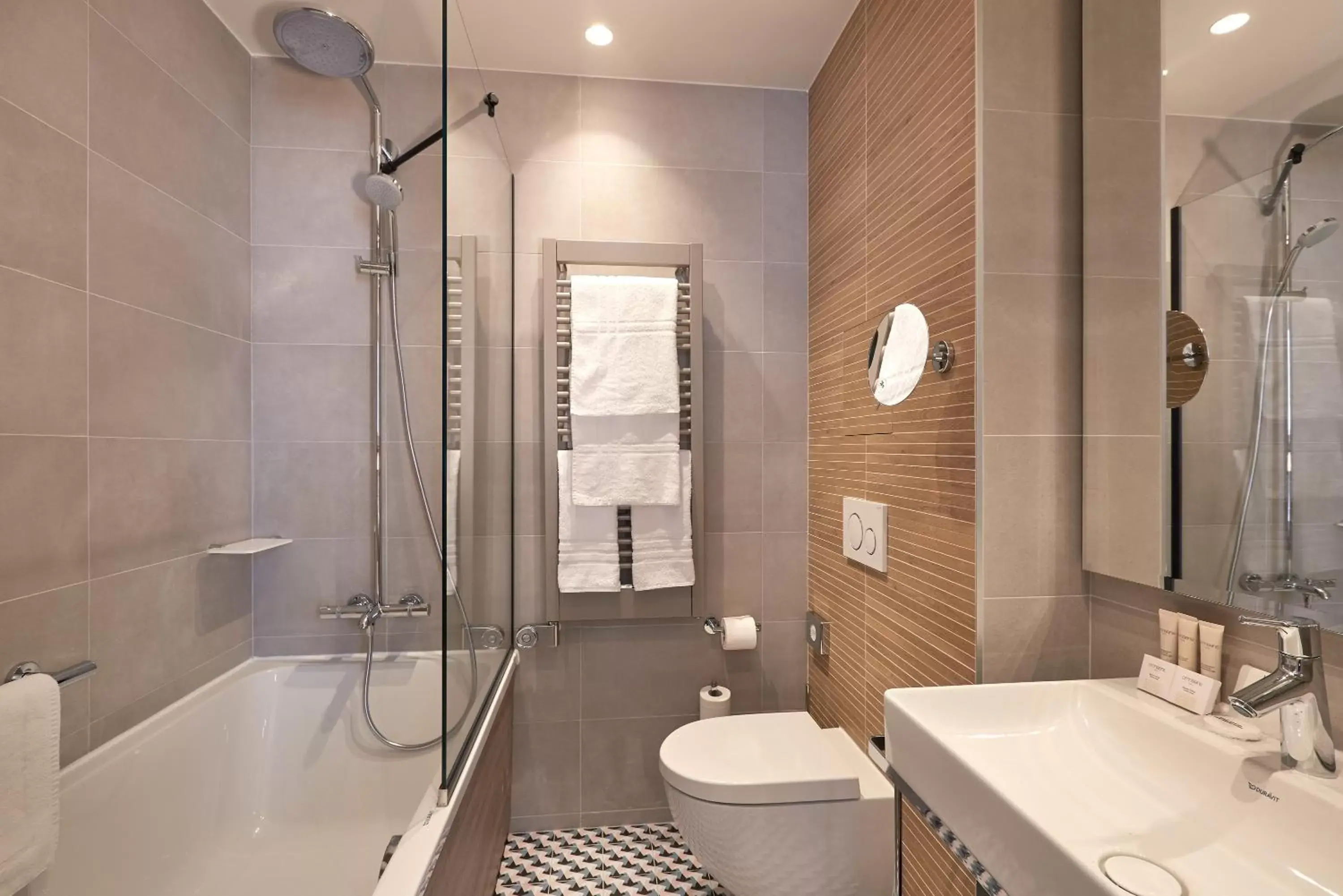 Shower, Bathroom in Hôtel de Sévigné
