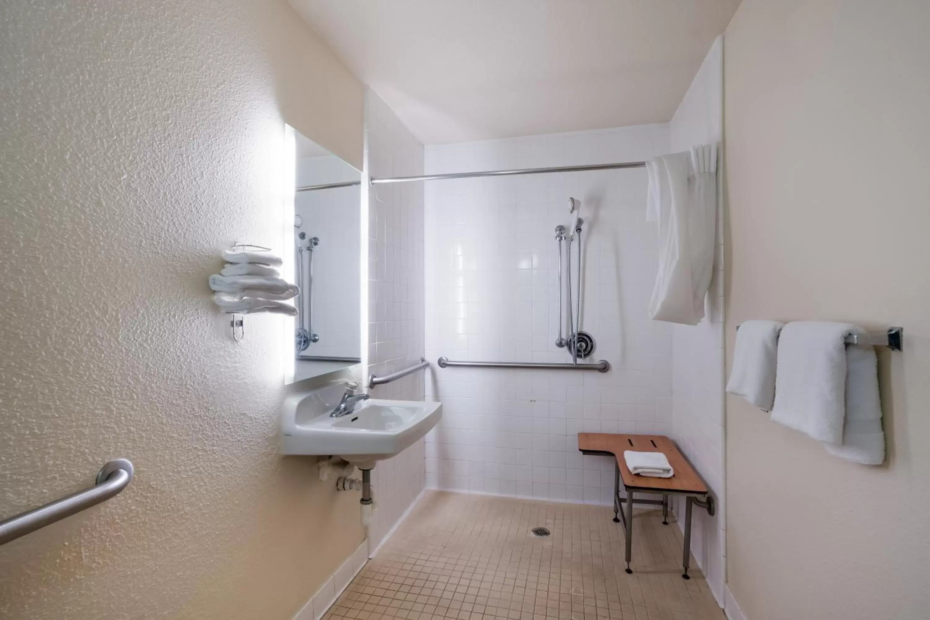 Bathroom in Quality Inn Elk Grove-Sacramento