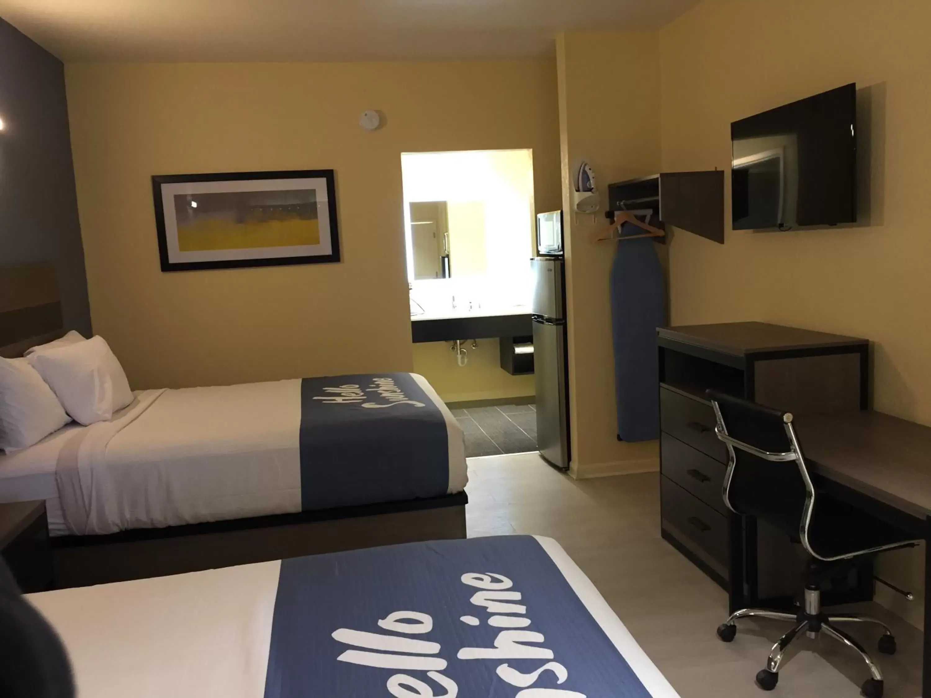 Photo of the whole room, TV/Entertainment Center in Days Inn by Wyndham Freeport