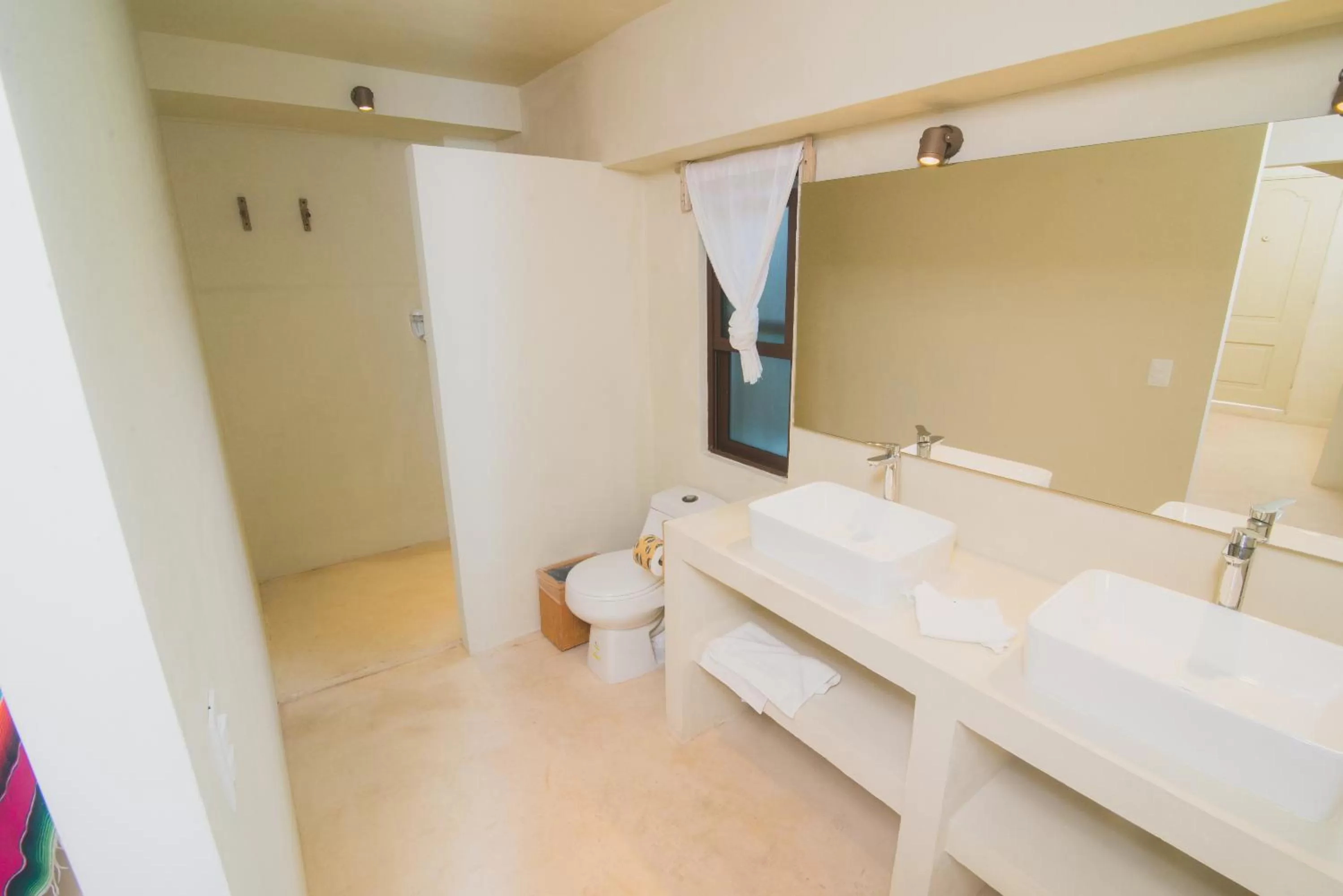 Shower, Bathroom in Isabella Boutique Hotel