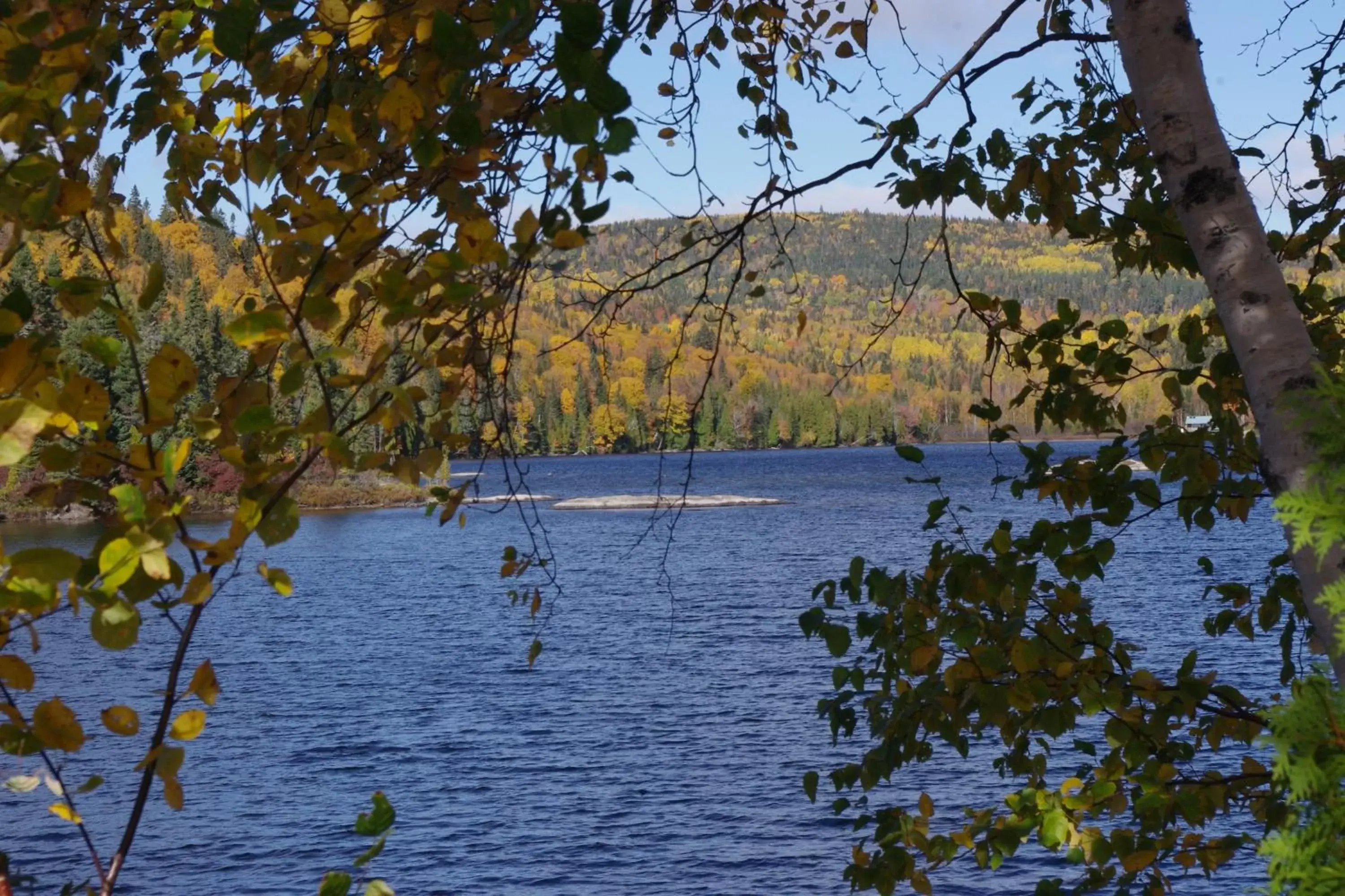 Lake view in Auberge La Tanière