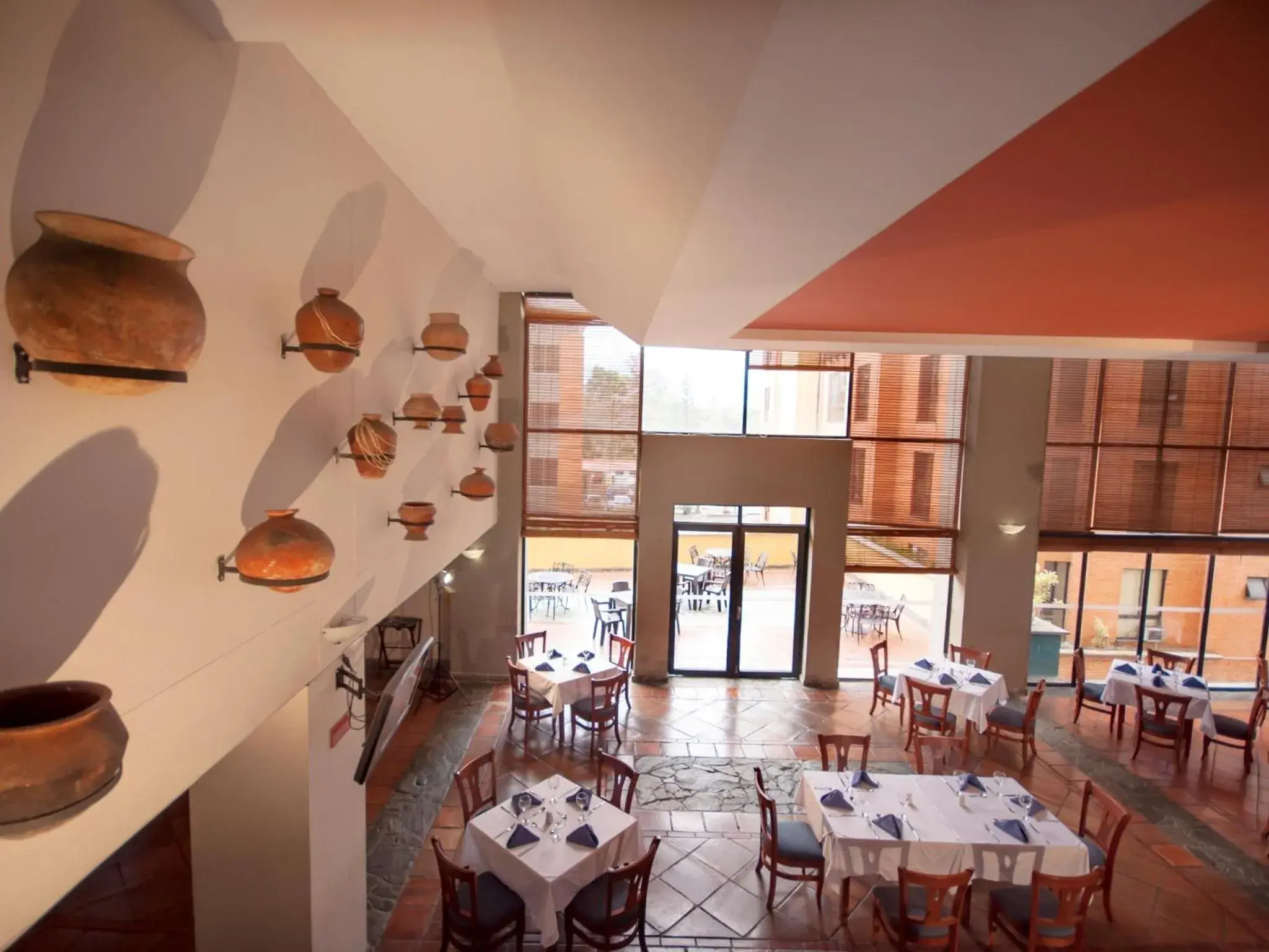 Restaurant/places to eat in Armenia Hotel Restaurant/places to eat in Armenia Hotel