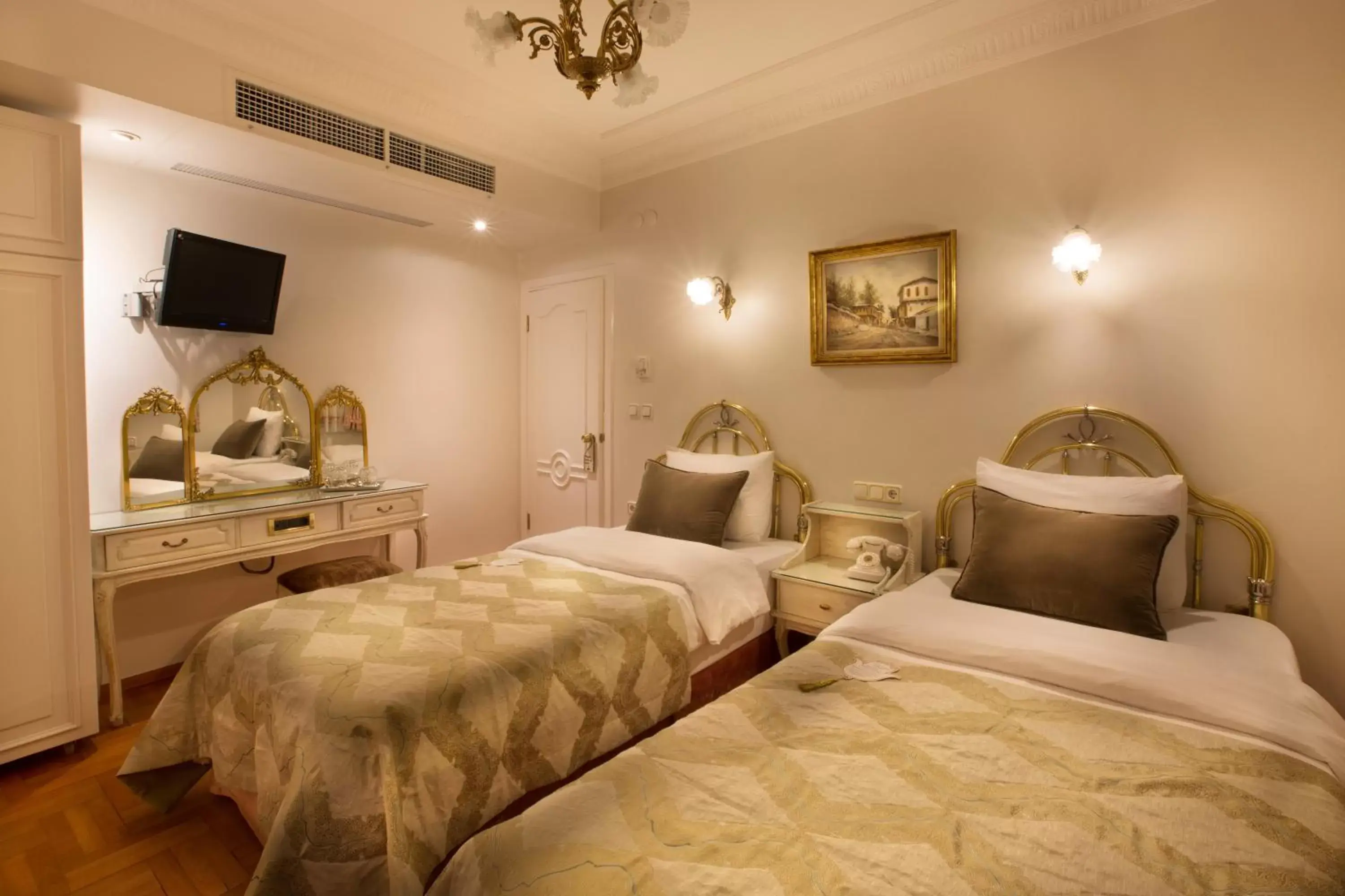 Decorative detail, Bed in Valide Sultan Konagi Decorative detail, Bed in Valide Sultan Konagi