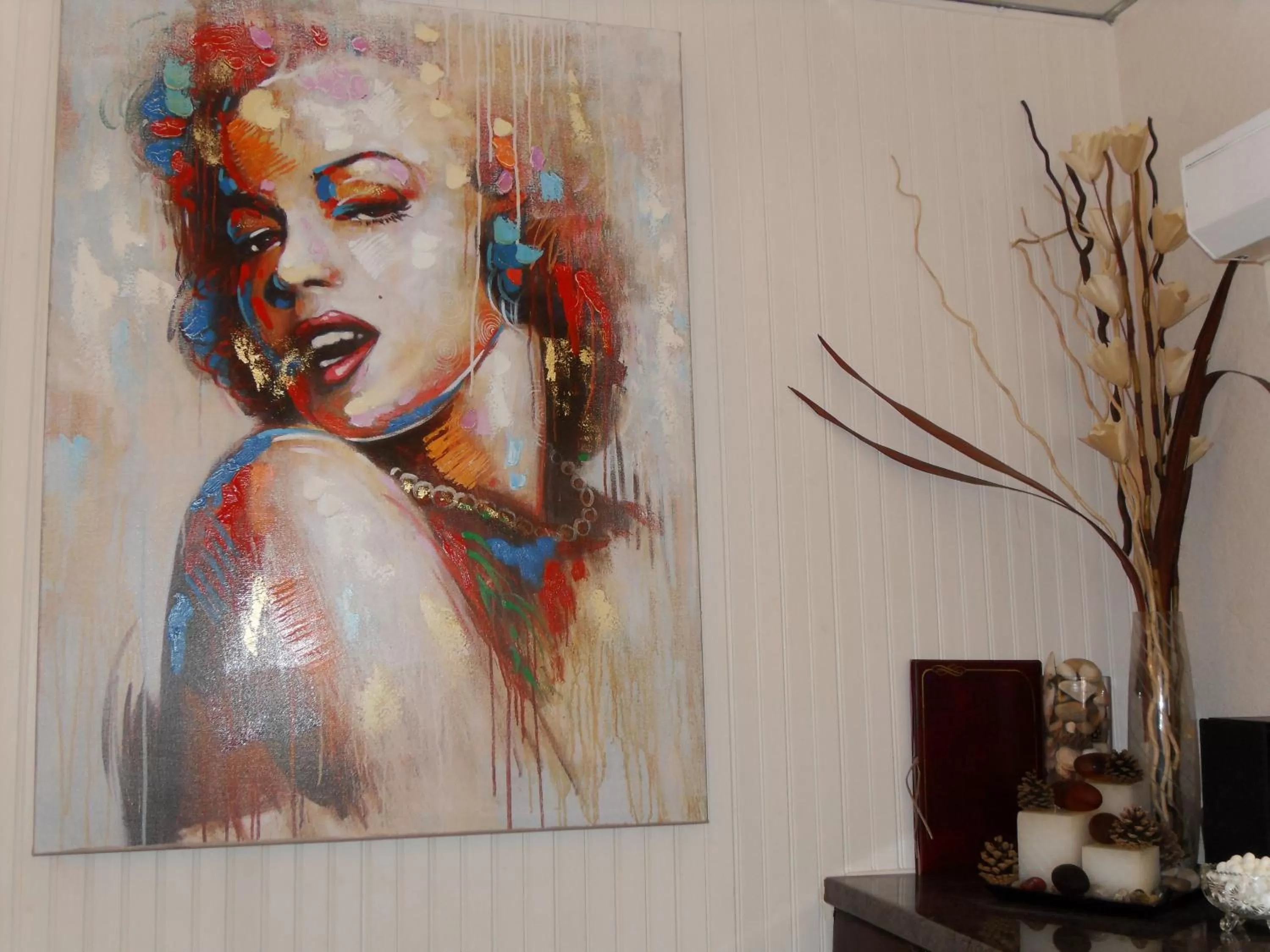 Decorative detail in The Cardoun