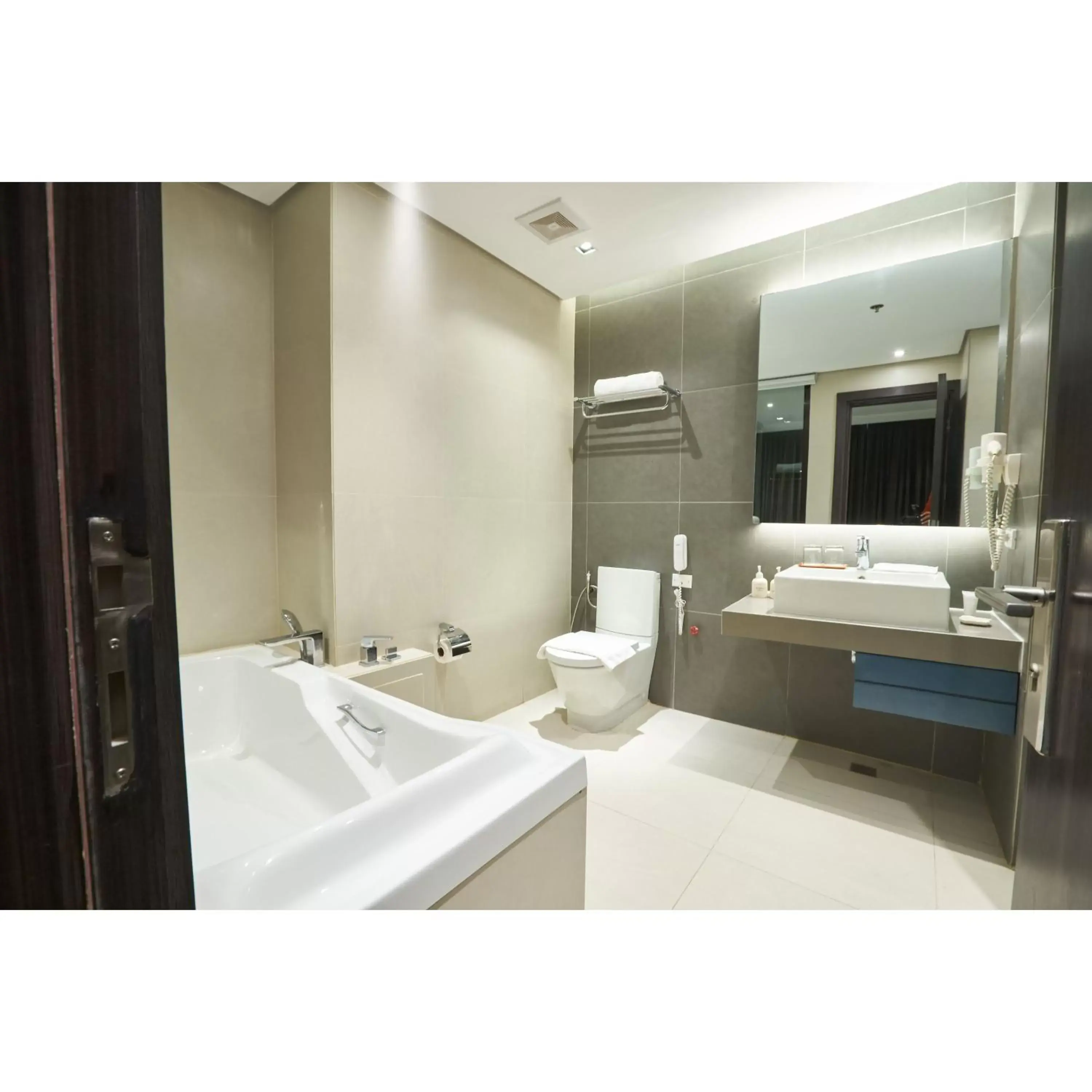 Bathroom in Summit Galleria Cebu - Multiple Use Hotel