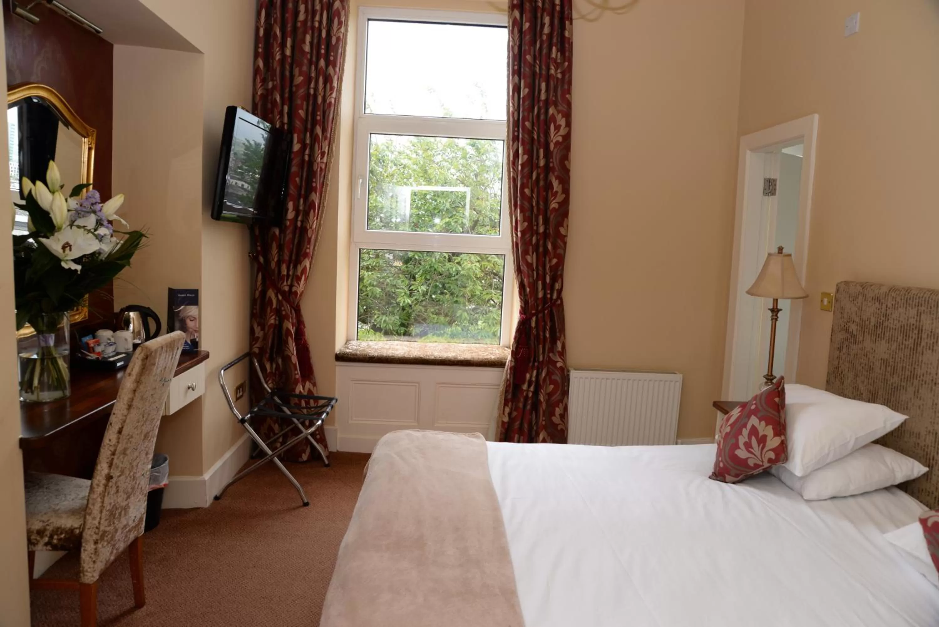 Day, Bed in Gabriel House Guesthouse