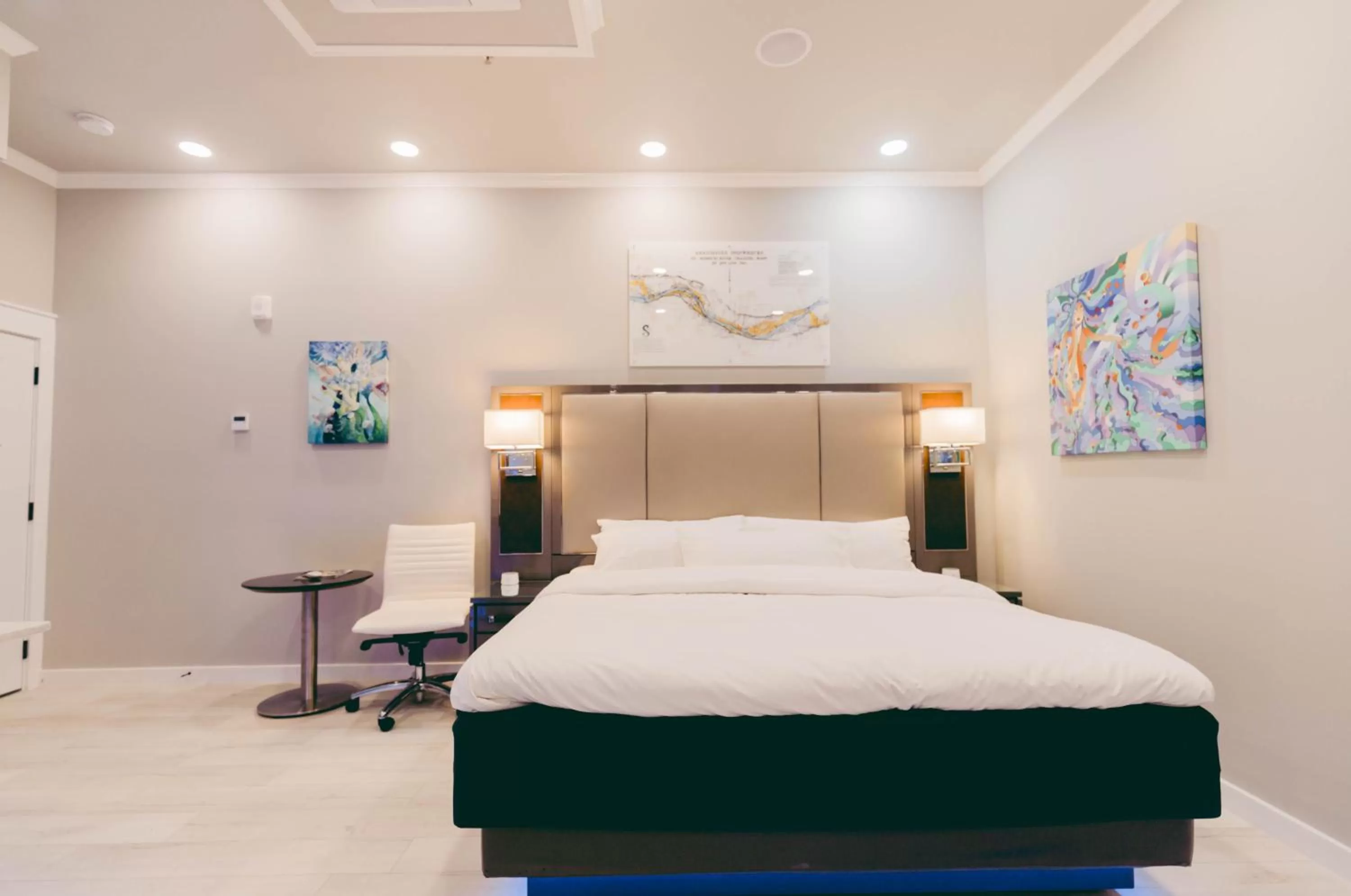 Bed in River Sirens Hotel-Contactless Check in Hotel