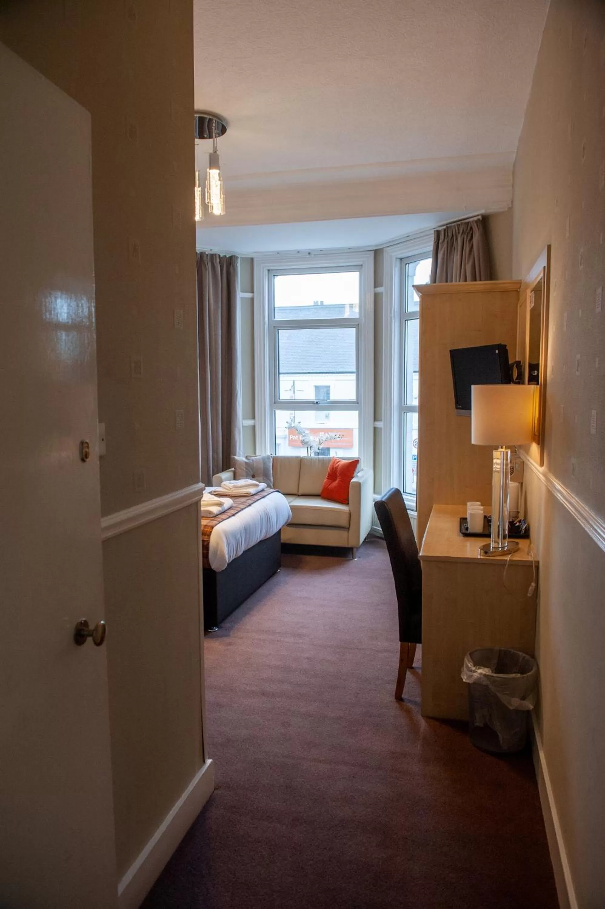 Bedroom, Bed in Osborne Hotel