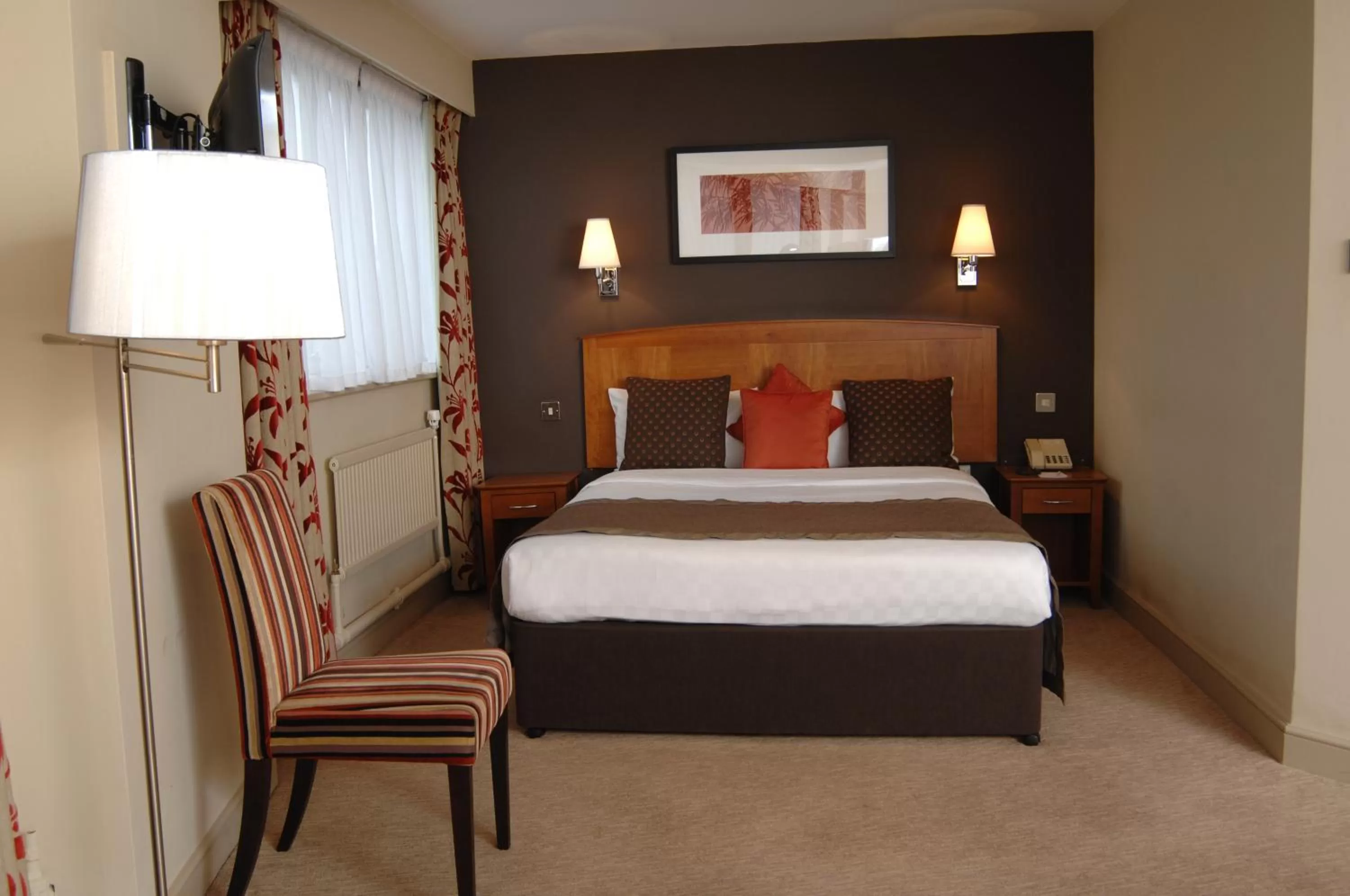 Bed in Birmingham Strathallan Hotel, BW Signature Collection