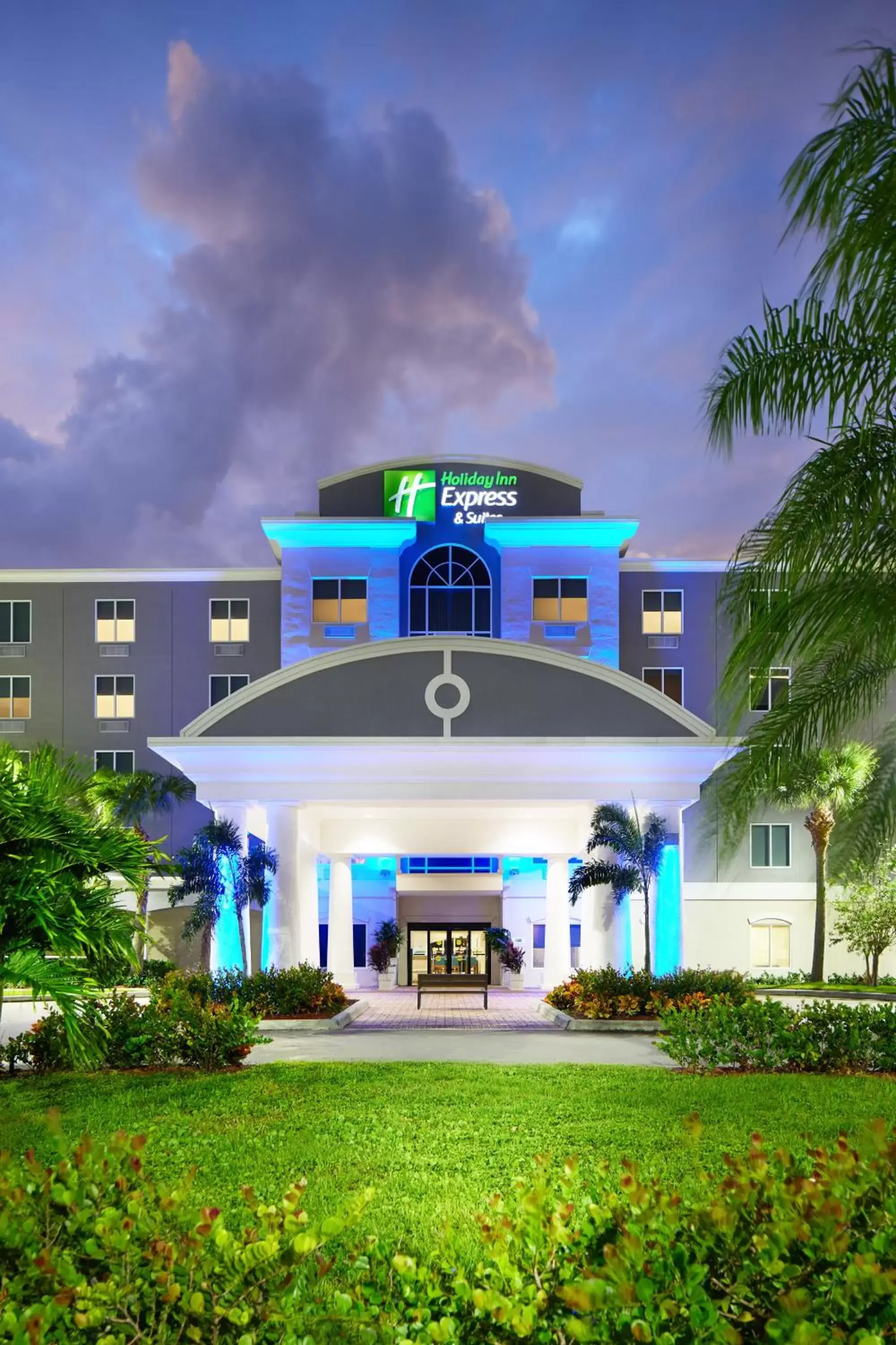 Facade/entrance, Property Building in Holiday Inn Express Hotel & Suites Port St. Lucie West, an IHG Hotel