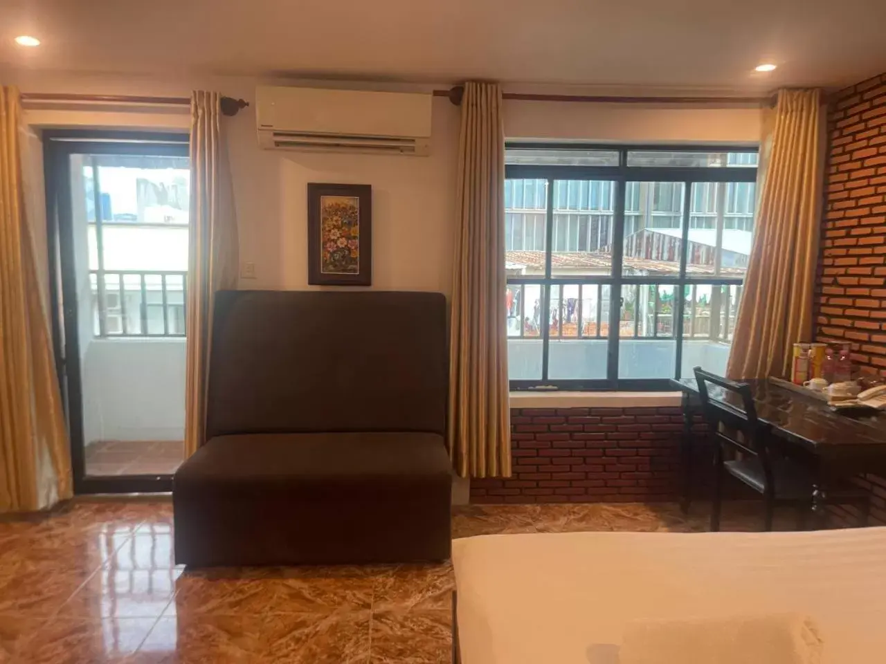 Bedroom, Seating Area in Best Central Point Hotel