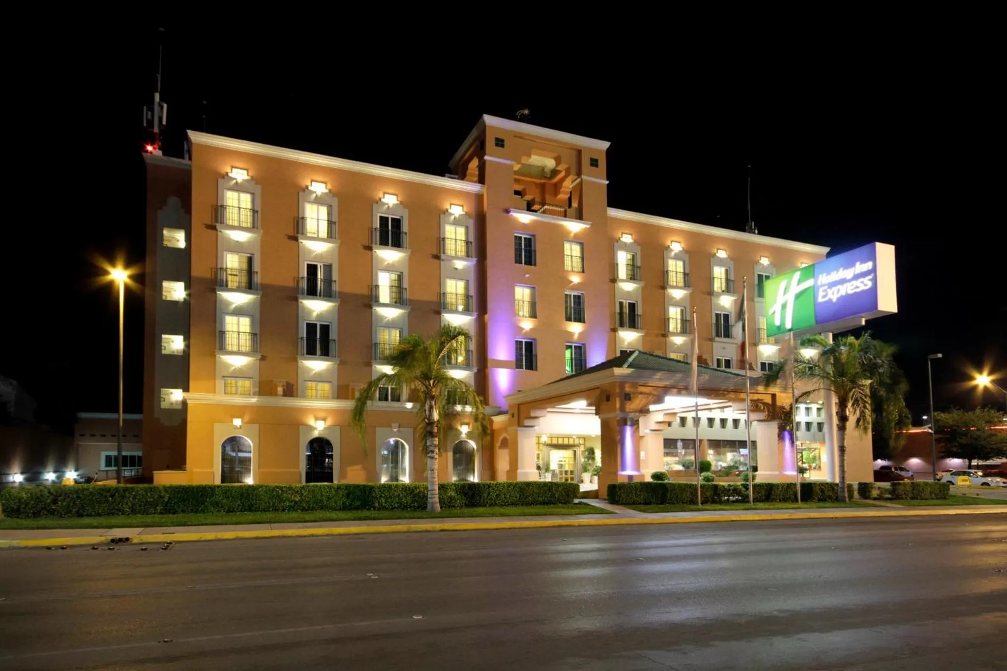Property building in Holiday Inn Express Torreon by IHG