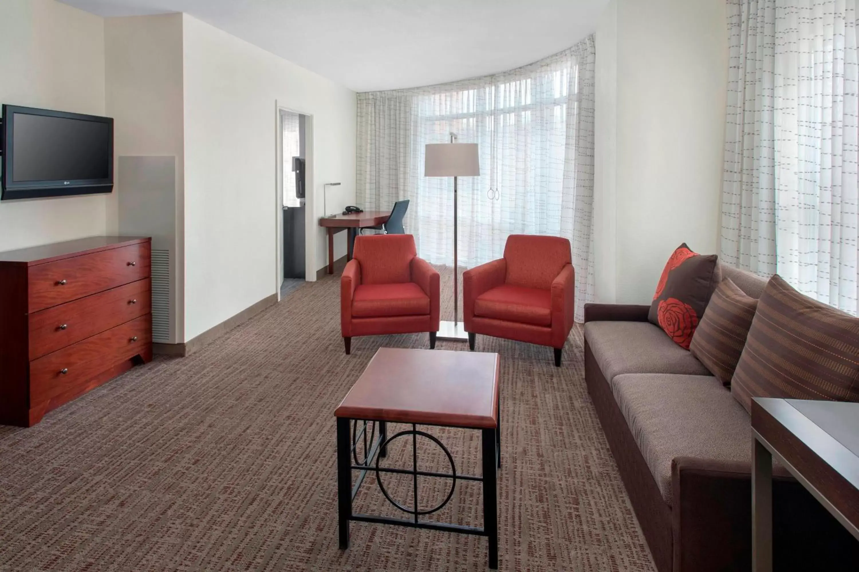 Living room, Seating Area in Residence Inn Alexandria Old Town South at Carlyle