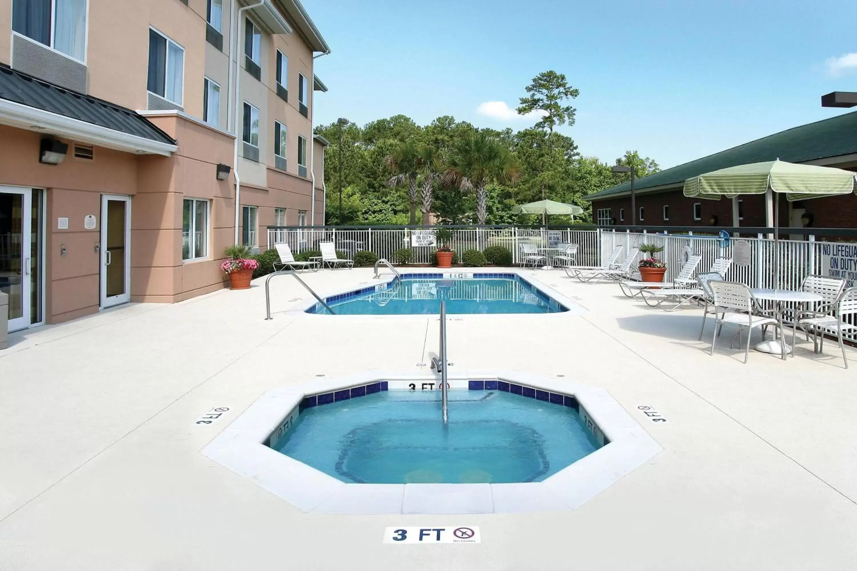 Swimming Pool in Fairfield Inn and Suites Charleston North/University Area