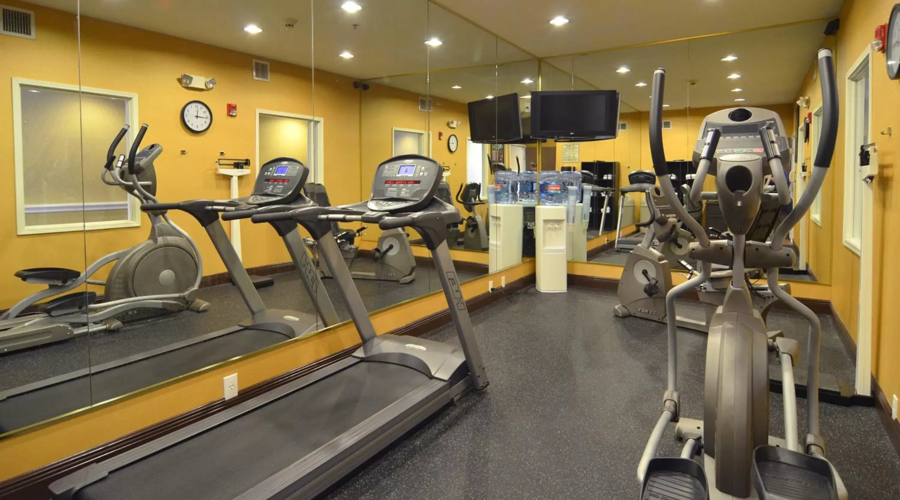 Fitness centre/facilities, Fitness Center/Facilities in Holiday Inn Express Hotel & Suites San Antonio-Airport North, an IHG Hotel