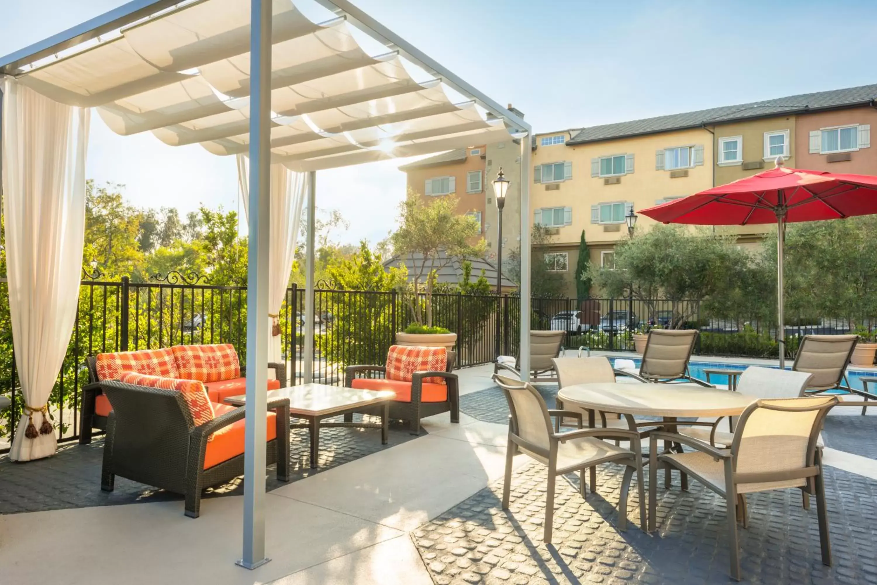 Swimming pool, Restaurant/Places to Eat in Ayres Hotel Costa Mesa Newport Beach