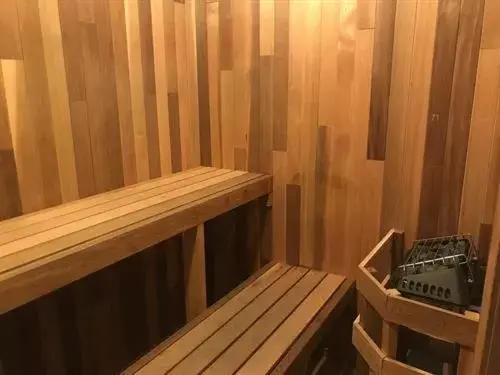 Sauna in Admiral's Inn Resort