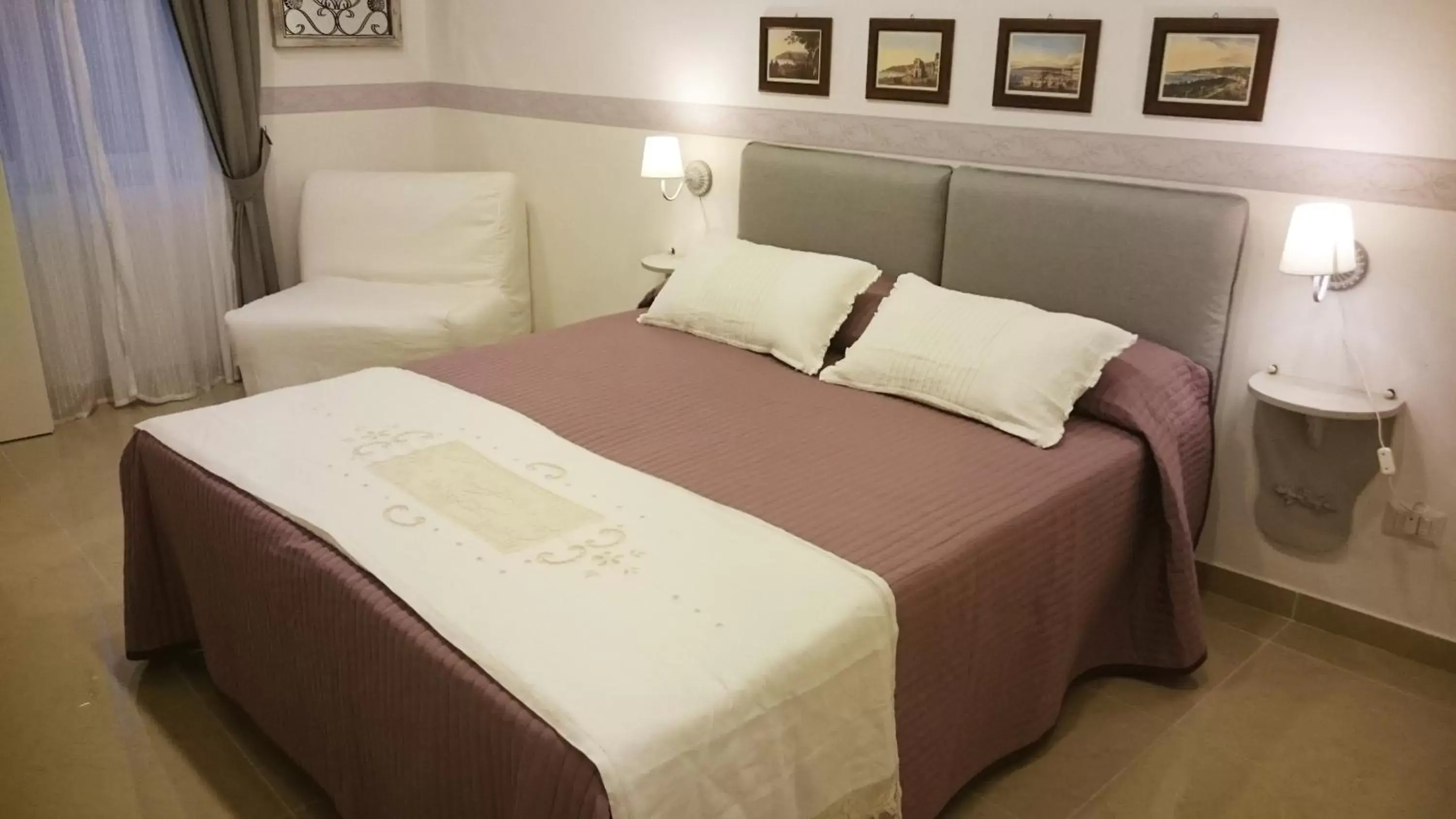 Photo of the whole room, Bed in Guantai 30