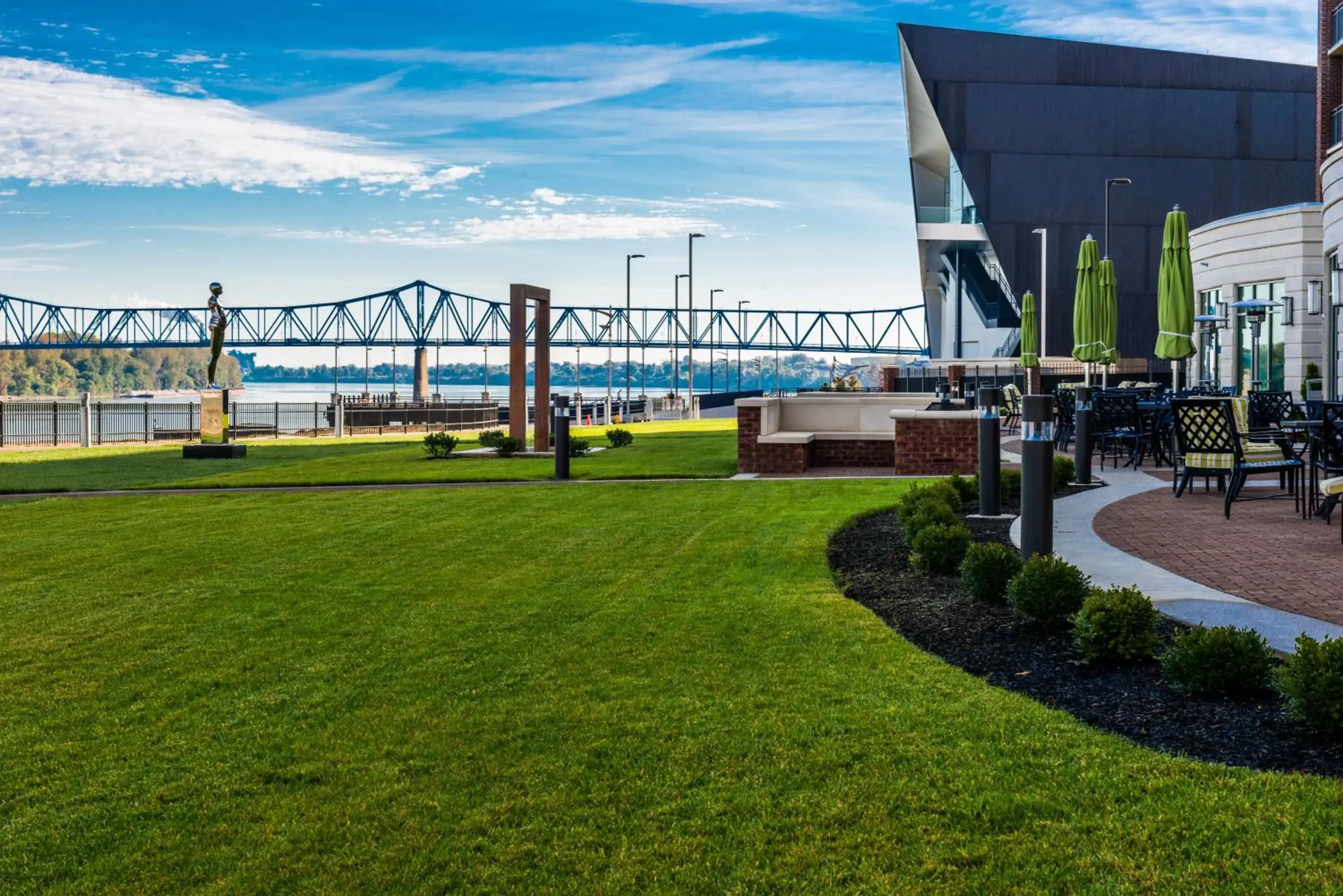 Property building in Holiday Inn Owensboro Riverfront, an IHG Hotel