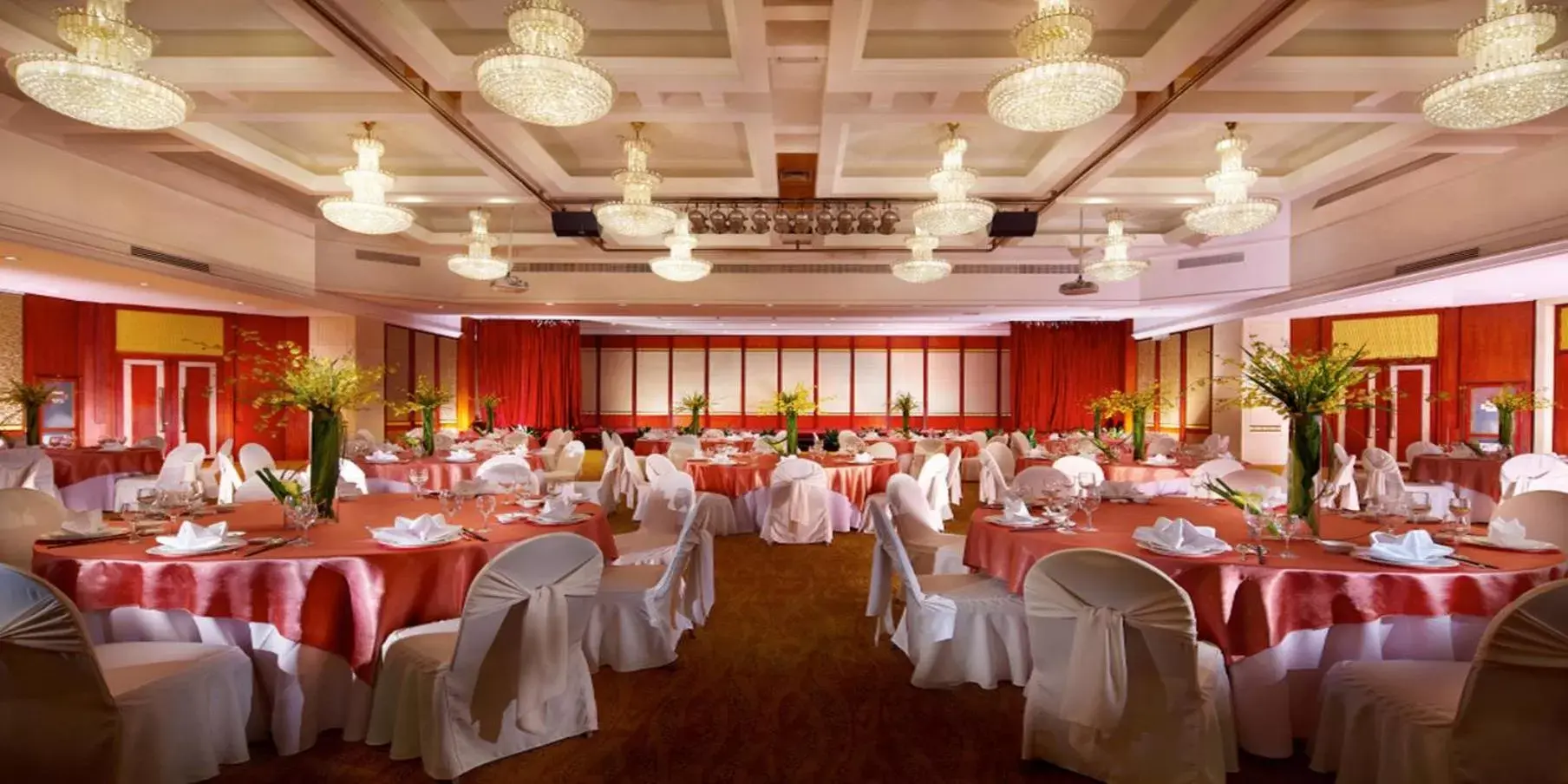 Banquet/Function facilities, Banquet Facilities in Crowne Plaza City Center Ningbo, an IHG Hotel - Near Ningbo Railway Station