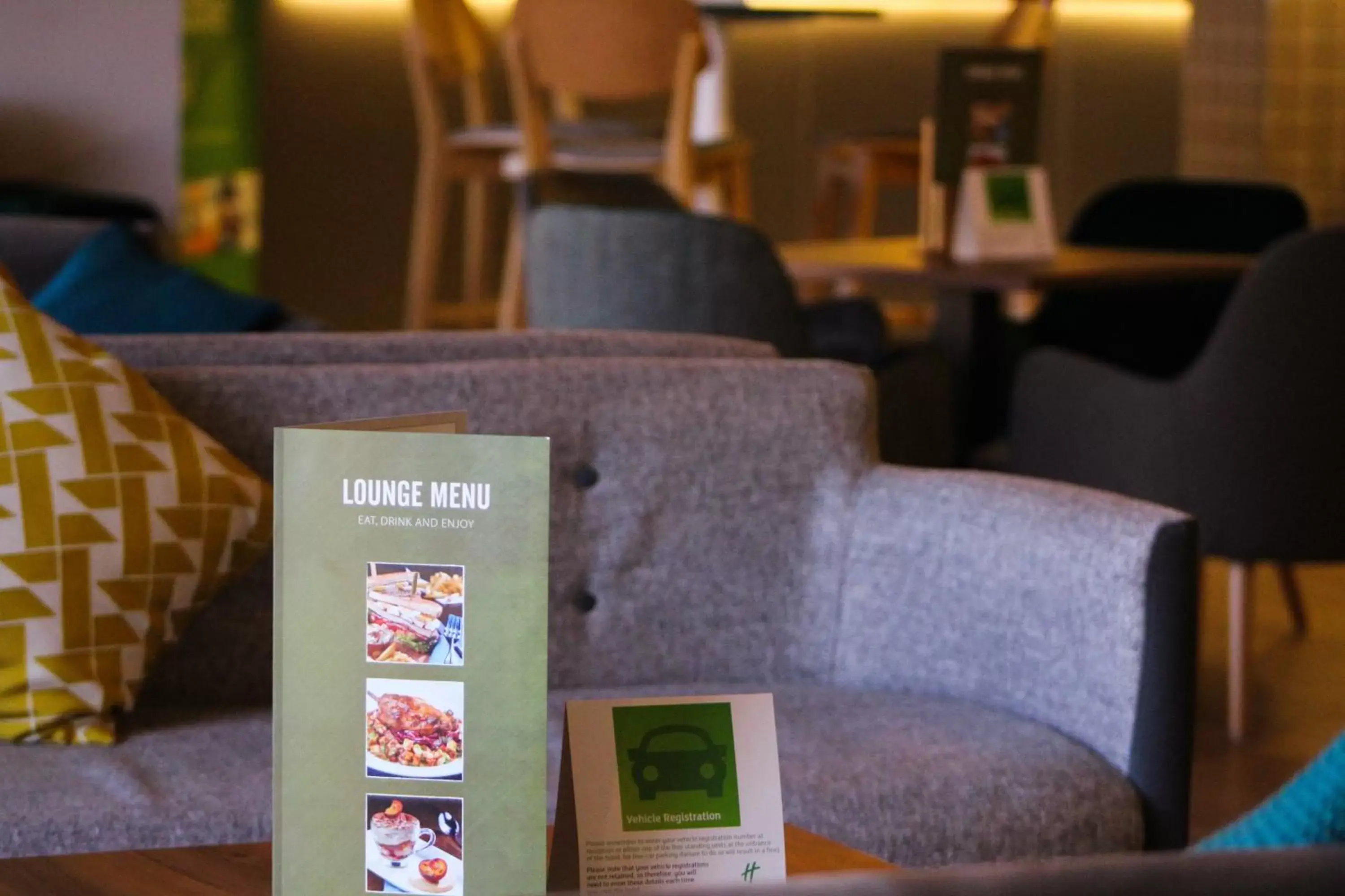 Lounge or bar in Holiday Inn Taunton M5, Jct25, an IHG Hotel