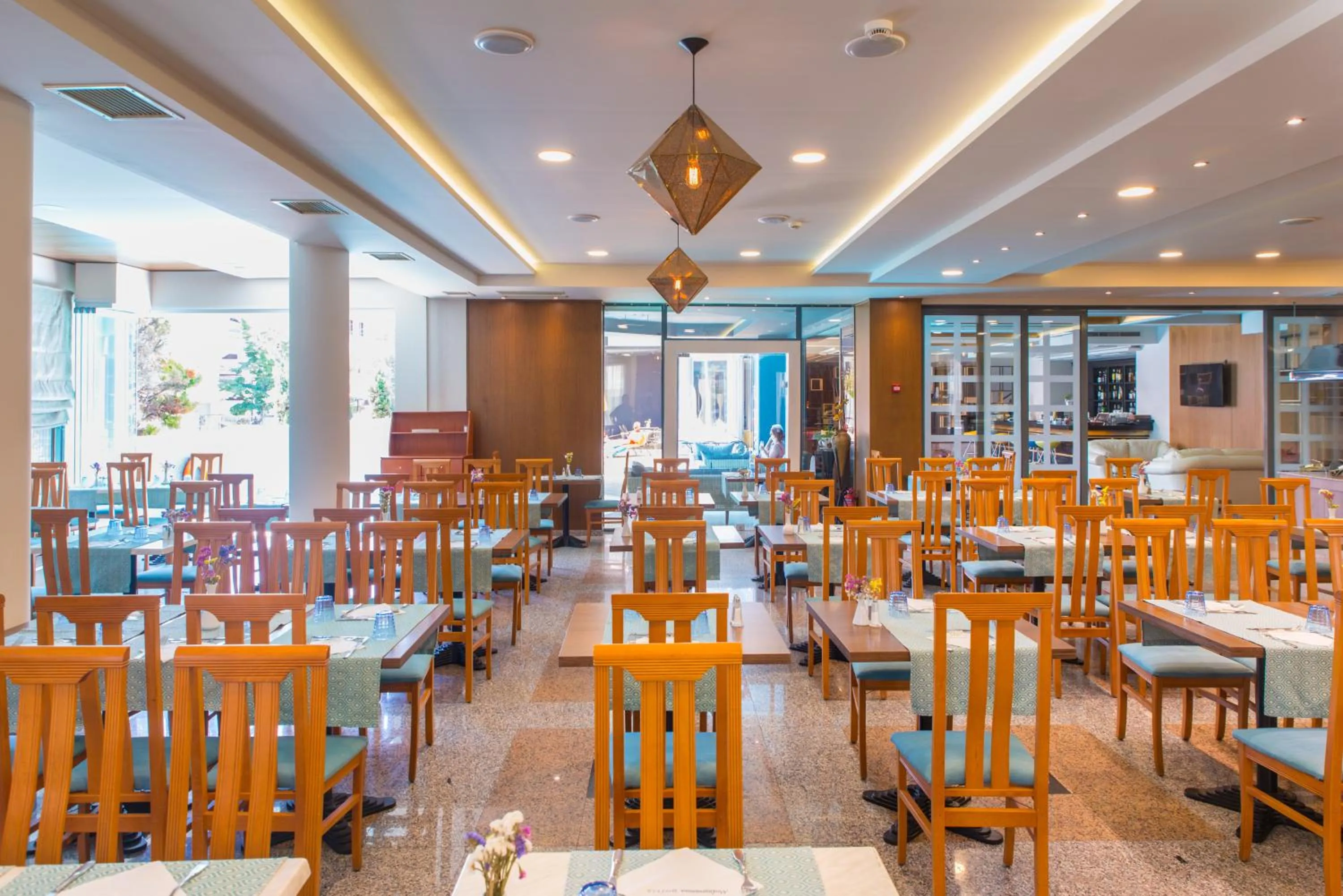 Restaurant/places to eat in Mediterranean Resort