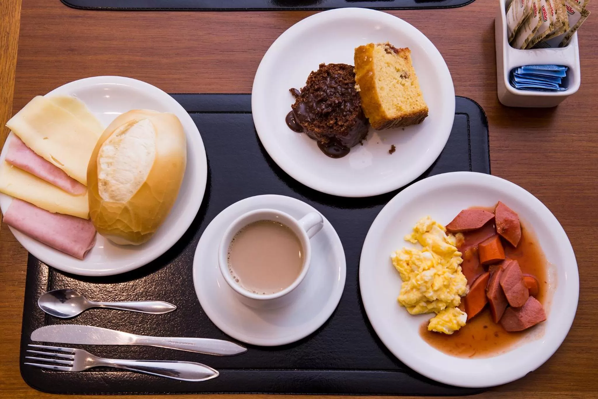Buffet breakfast in Hotel Metrópole Paulínia
