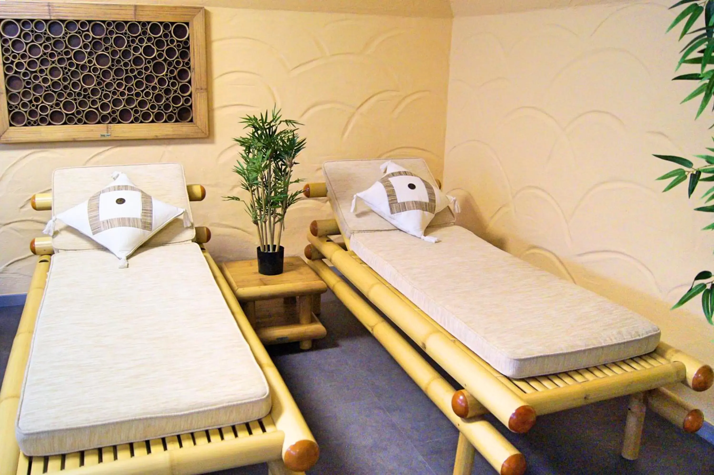 Spa and wellness centre/facilities, Bed in REGIOHOTEL am Kurpark Bad Harzburg
