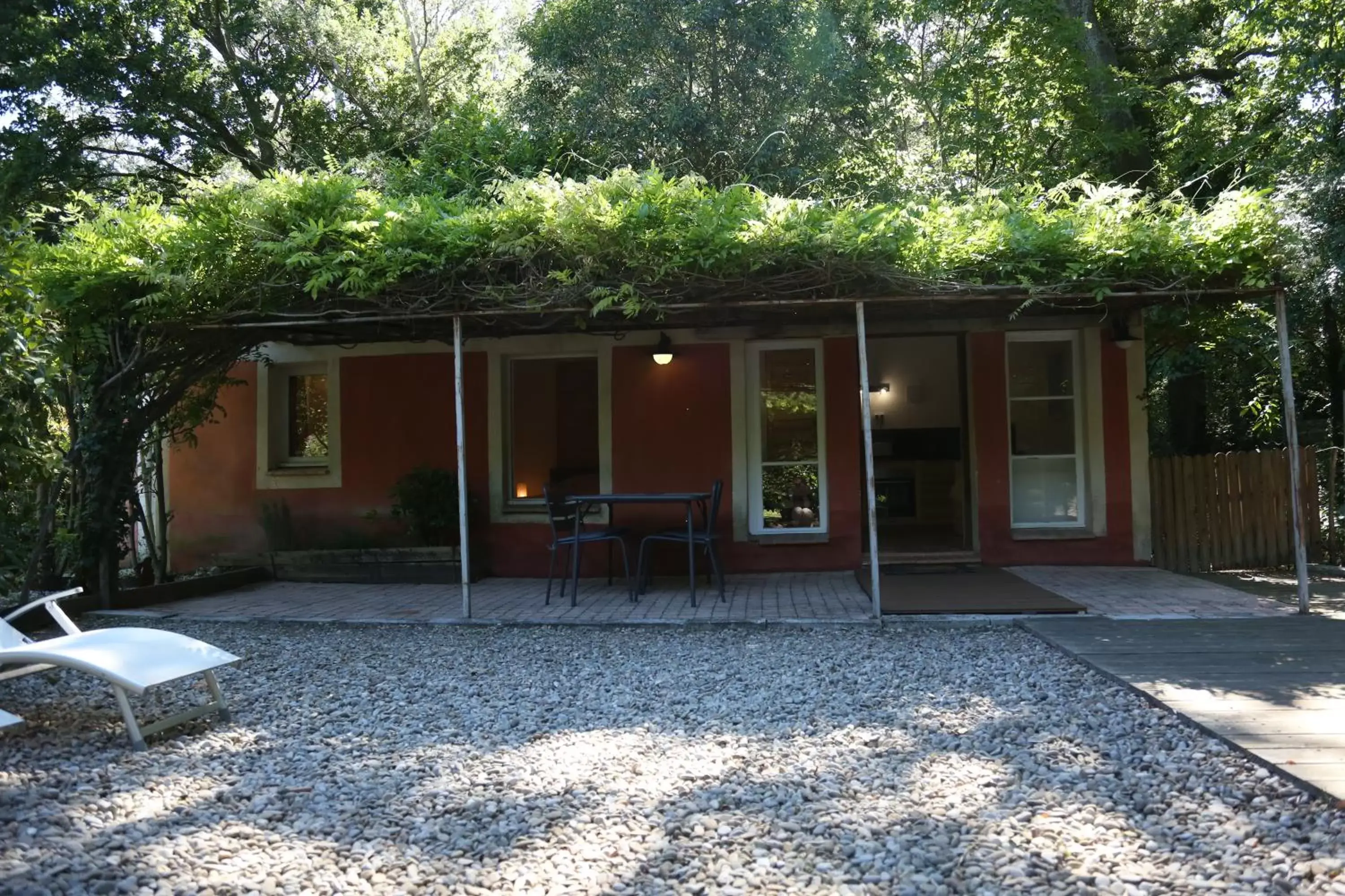 Facade/entrance, Property Building in Le Pavillon Vert - B&B