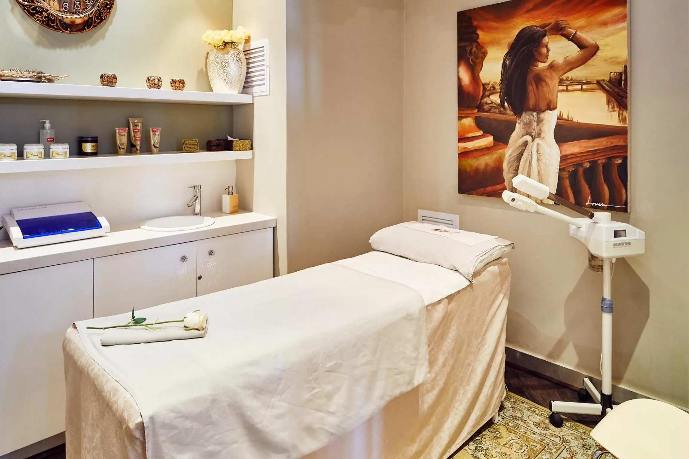 Massage in First Group The Palace All-Suite