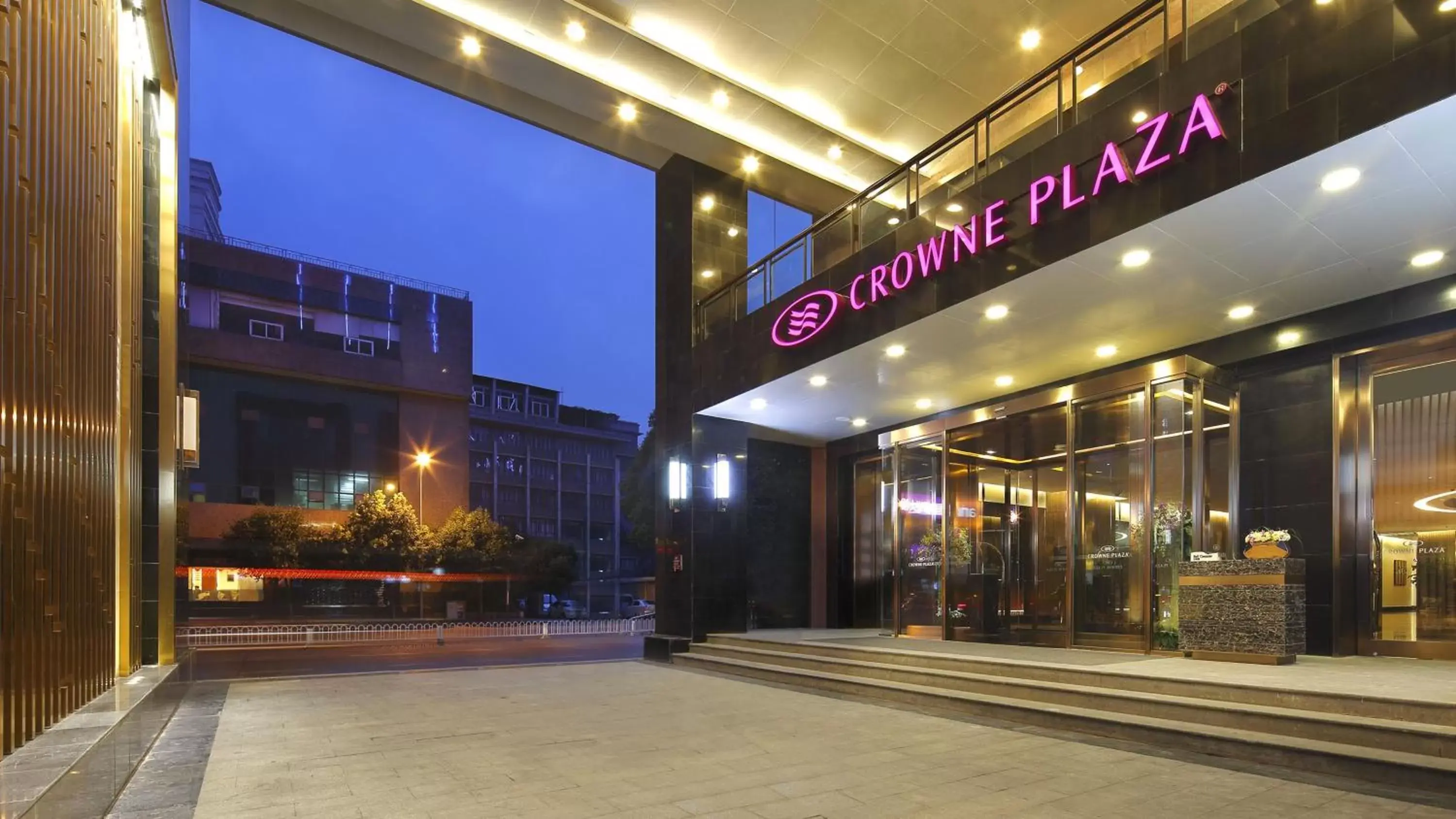 Property Building in Crowne Plaza Kunming City Centre, an IHG Hotel