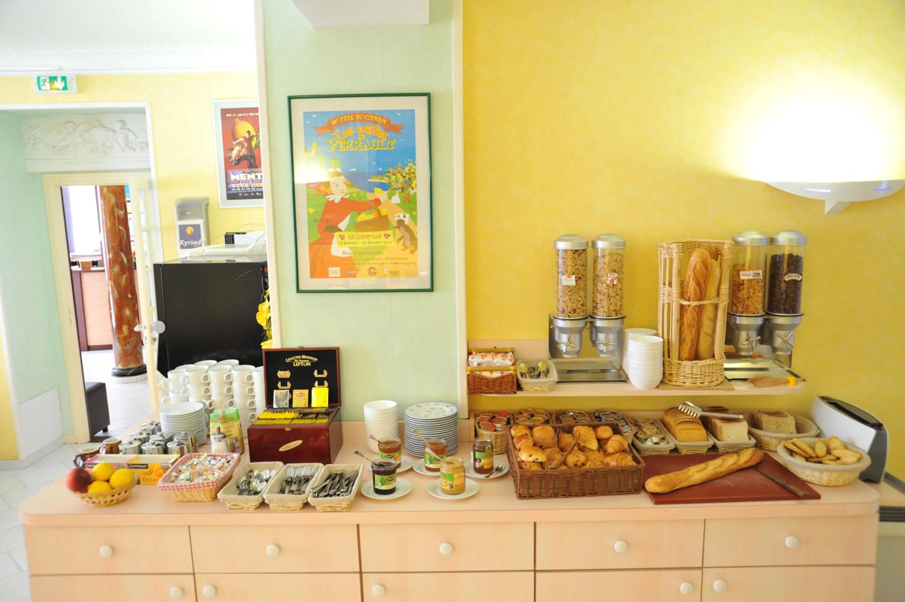 Restaurant/places to eat in Hotel Menton Riviera