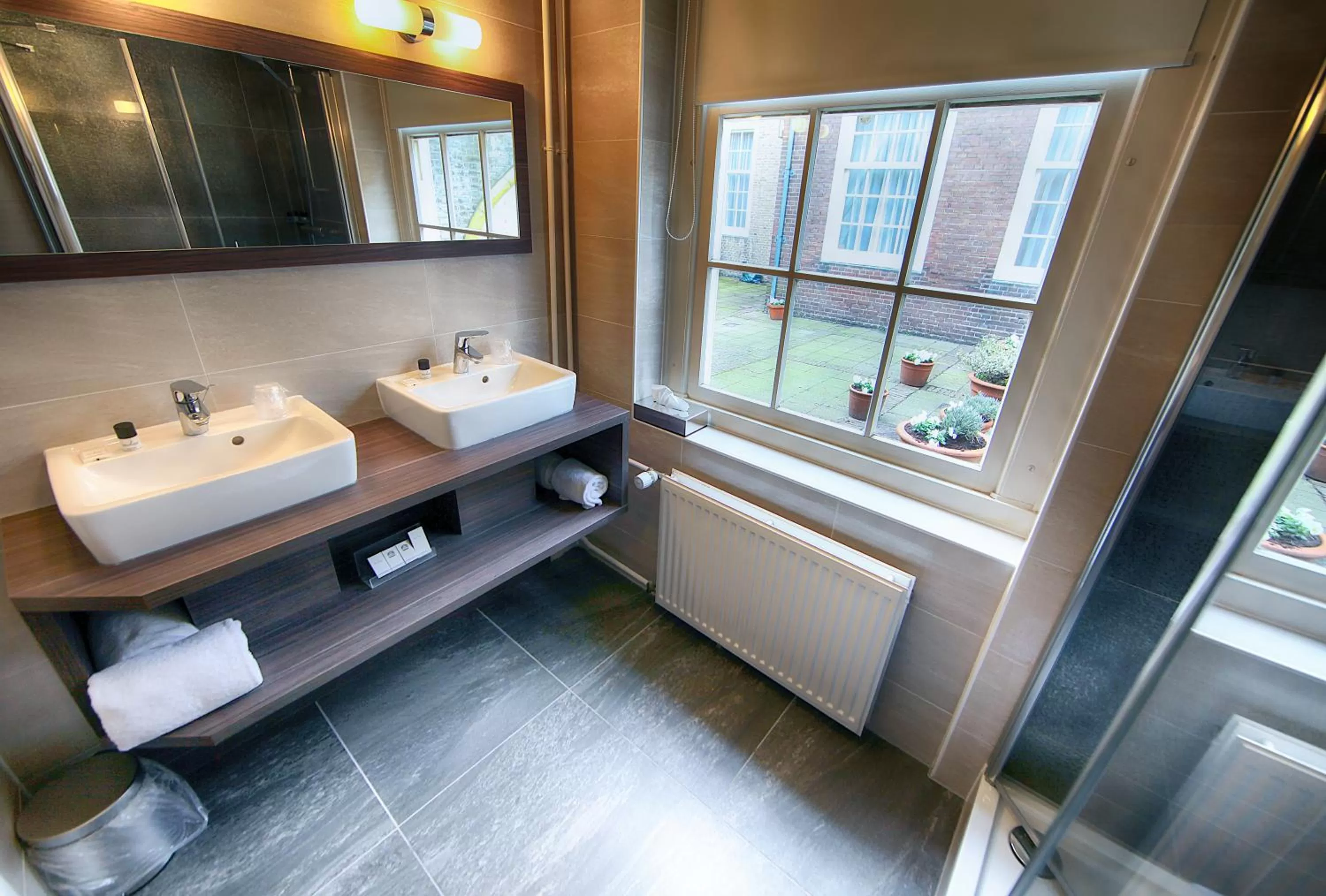 Bathroom in Grand Museum Hotel, BW Signature Collection