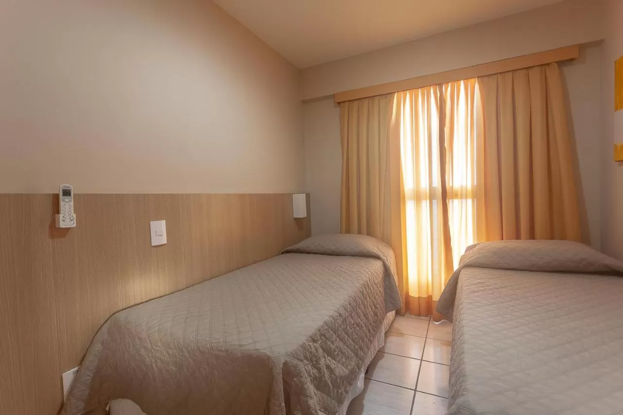 Photo of the whole room, Bed in Paradise Flat