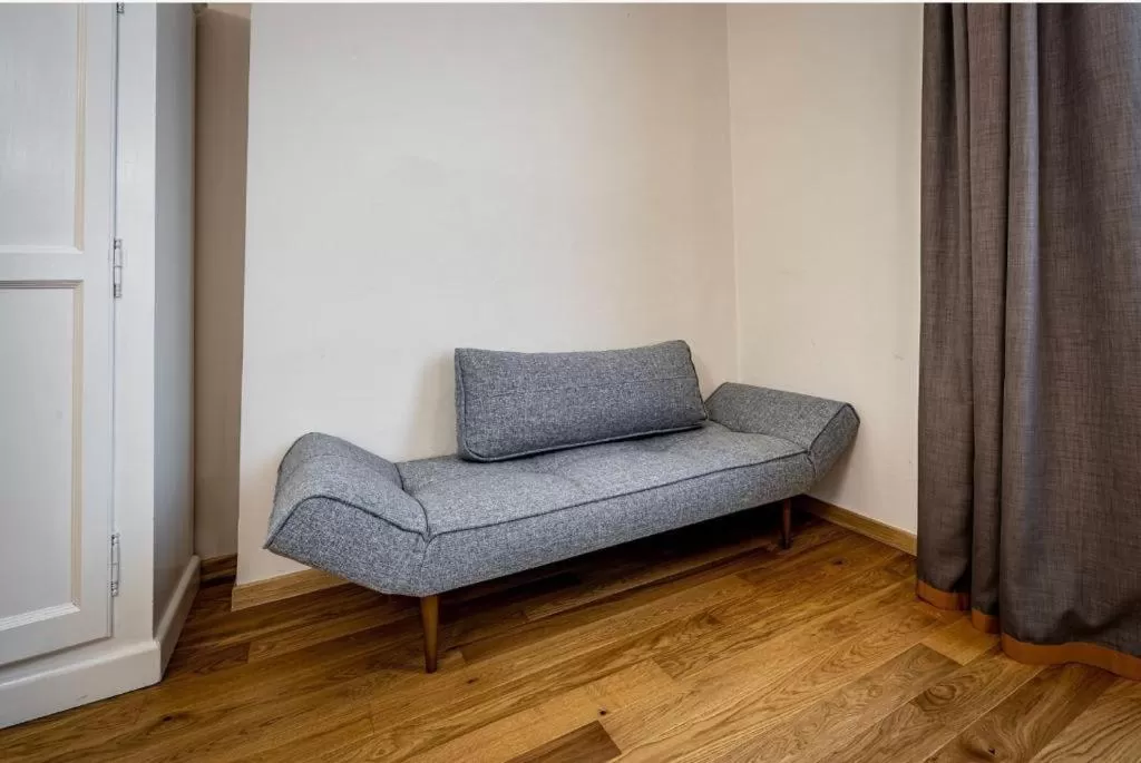 Maison Pitti Florence