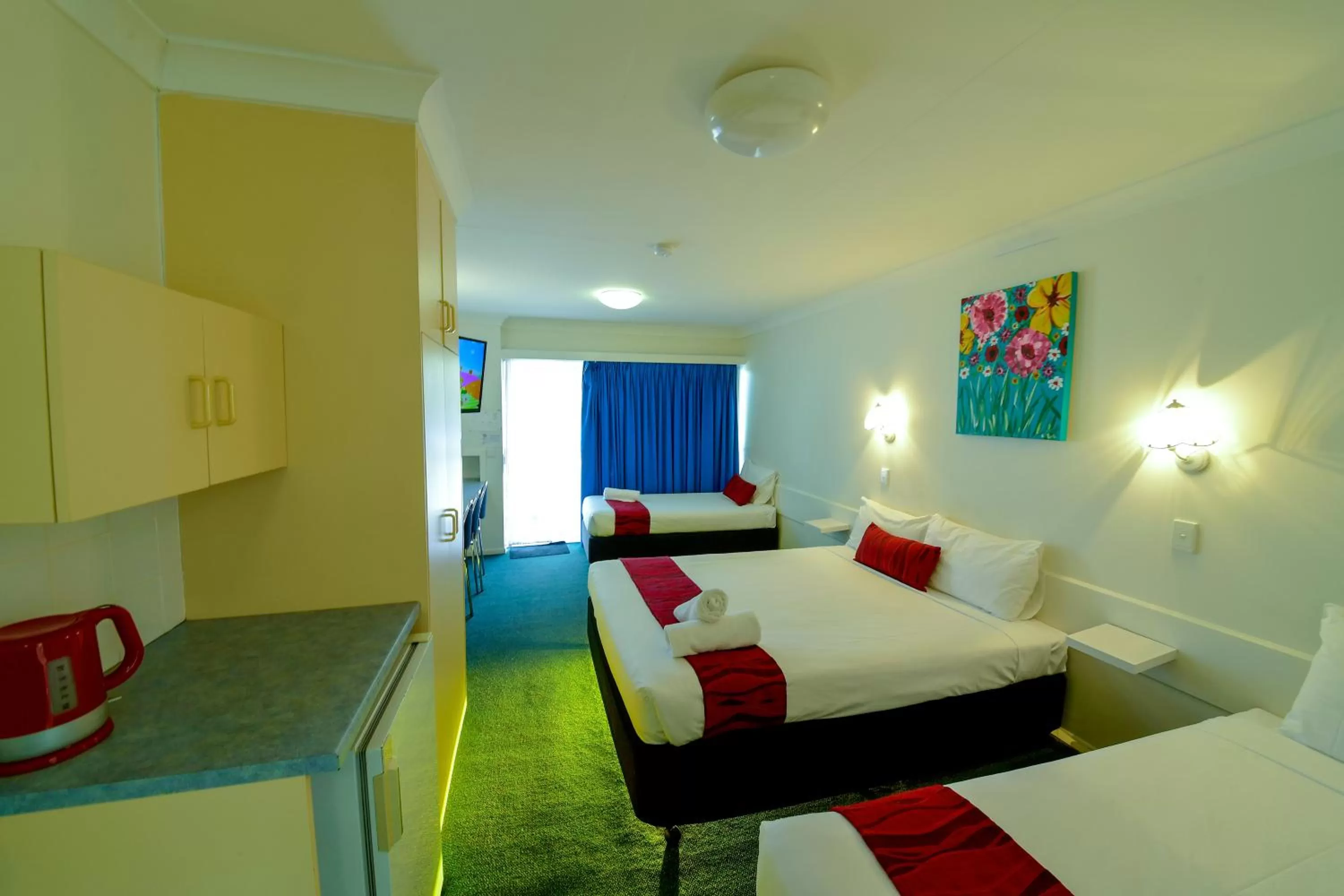 Bed in Aspley Motor Inn