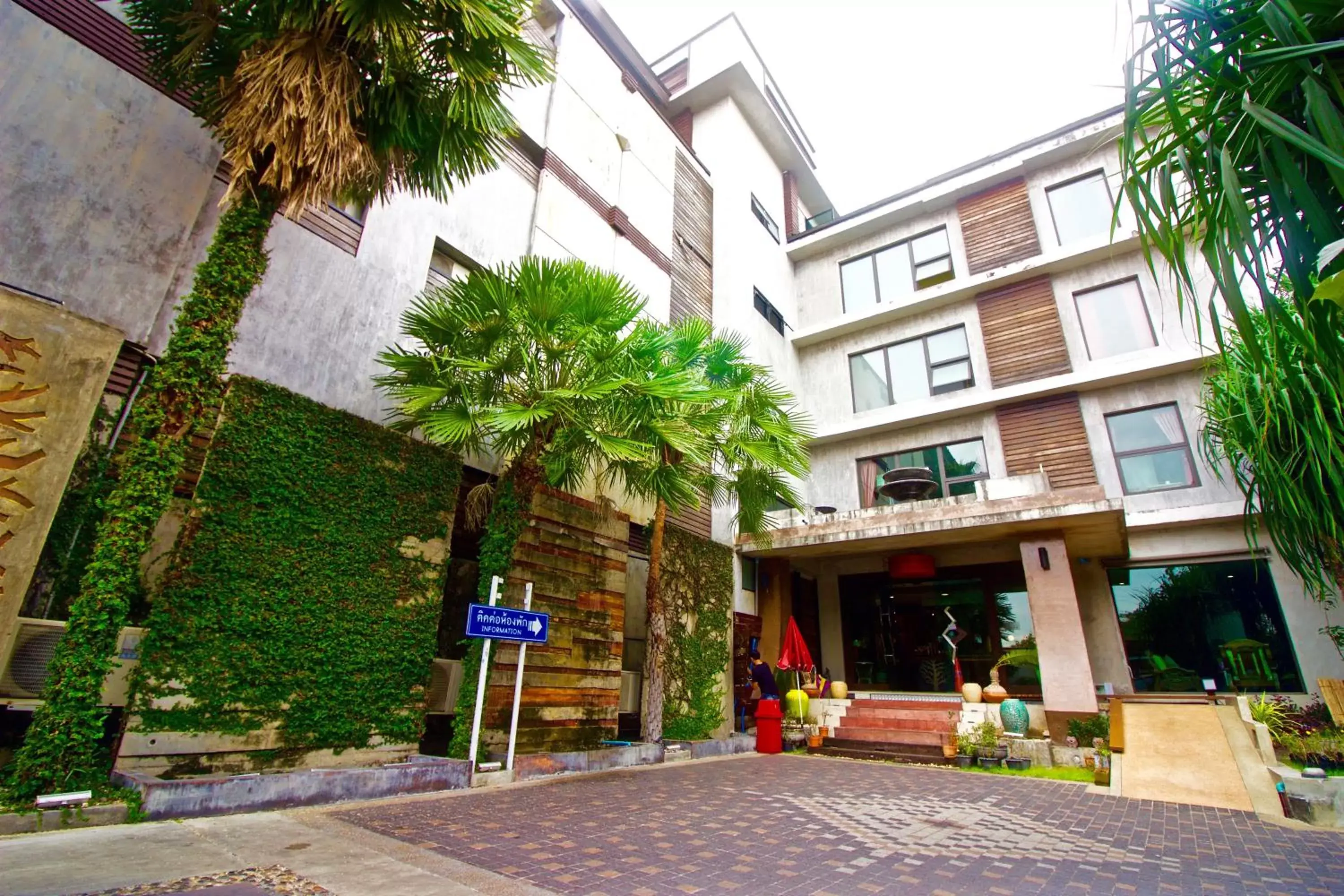 Facade/entrance, Property Building in Eurna Resort Hotel