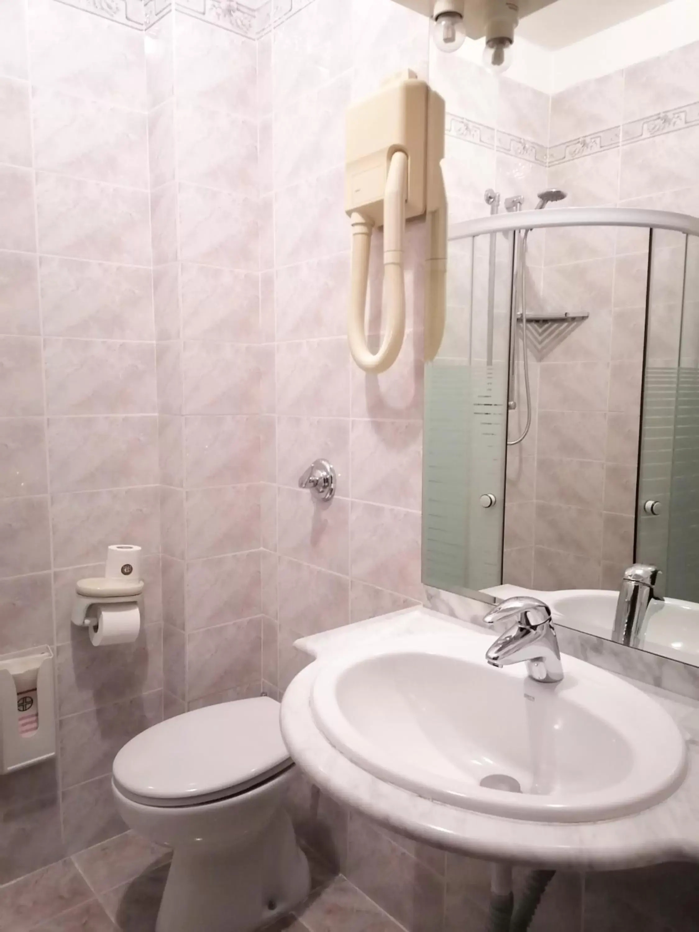 Bathroom in Hotel il Castelletto