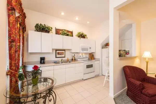 Kitchen/Kitchenette in The Cozy Inn